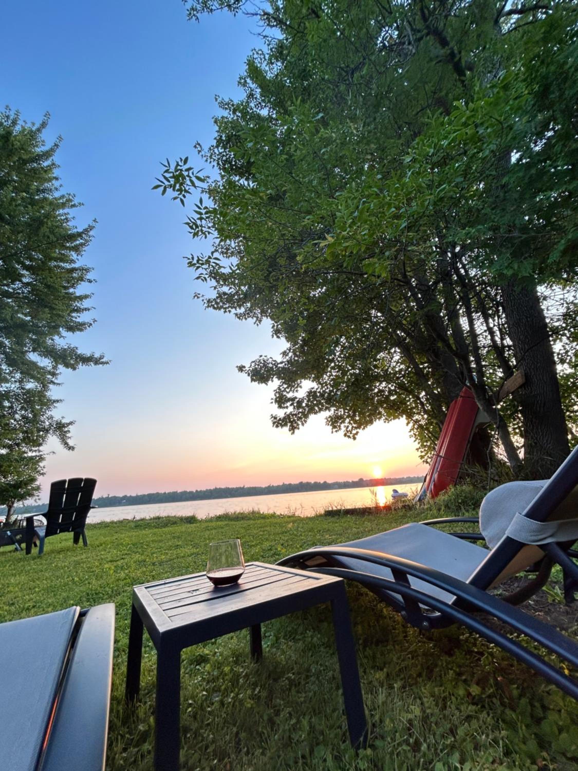 Modern, Sunset Waterfront Cottage with EV Charger