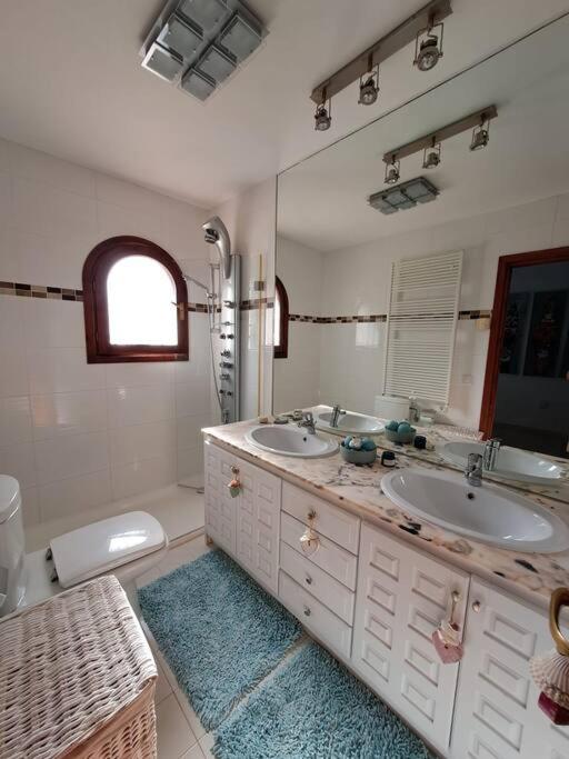 Luxe privé villa met zeezicht