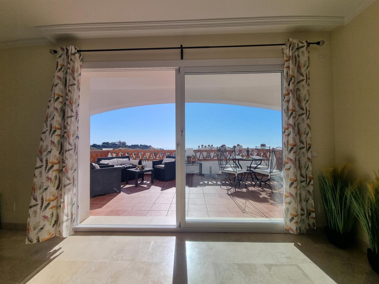 Elegant apartment with fantastic views At the top of Calahonda photo 4