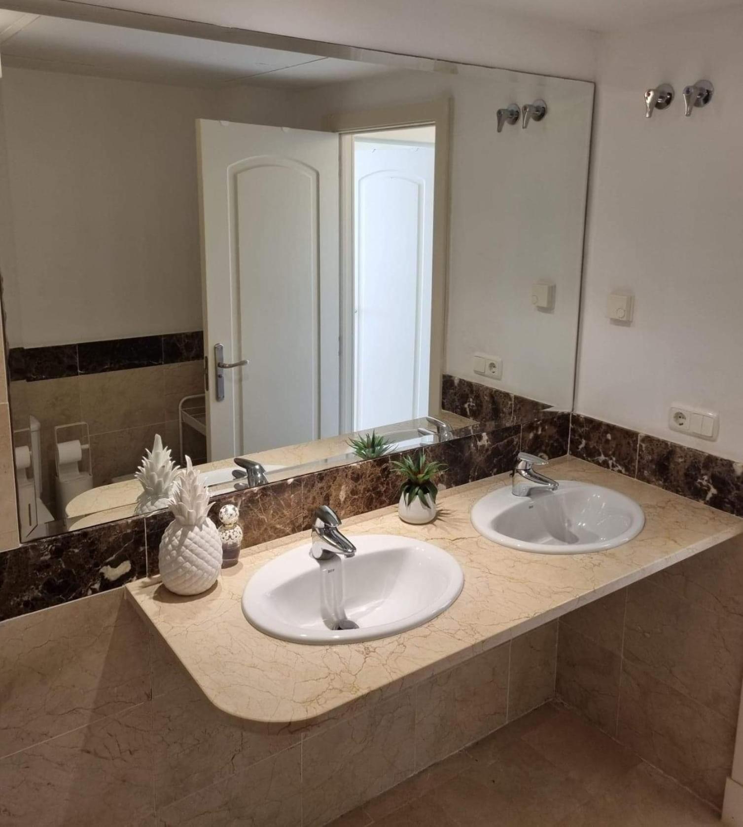 Elegant apartment with fantastic views At the top of Calahonda