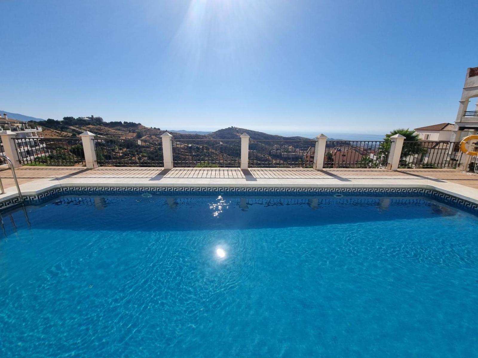 Elegant apartment with fantastic views At the top of Calahonda