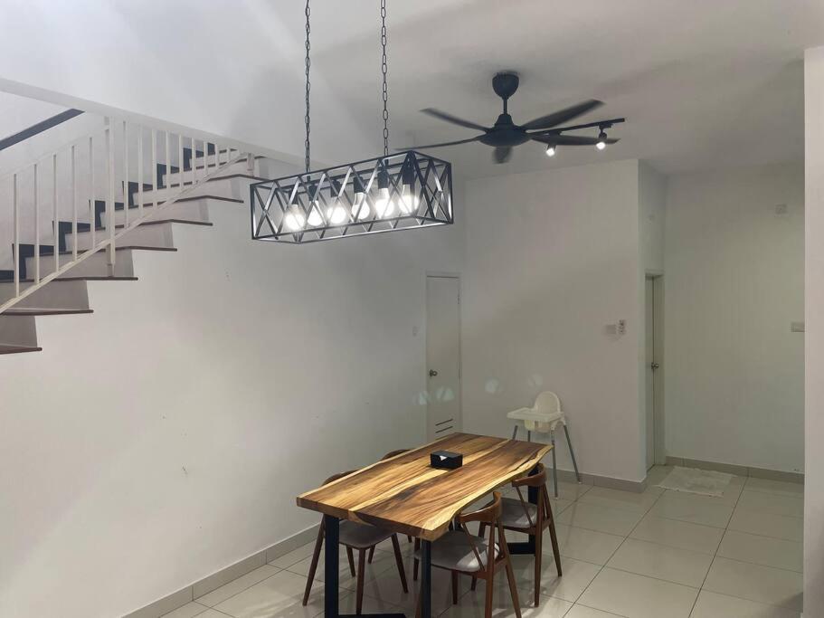 Spacious end lot house at Rini Homes photo 5