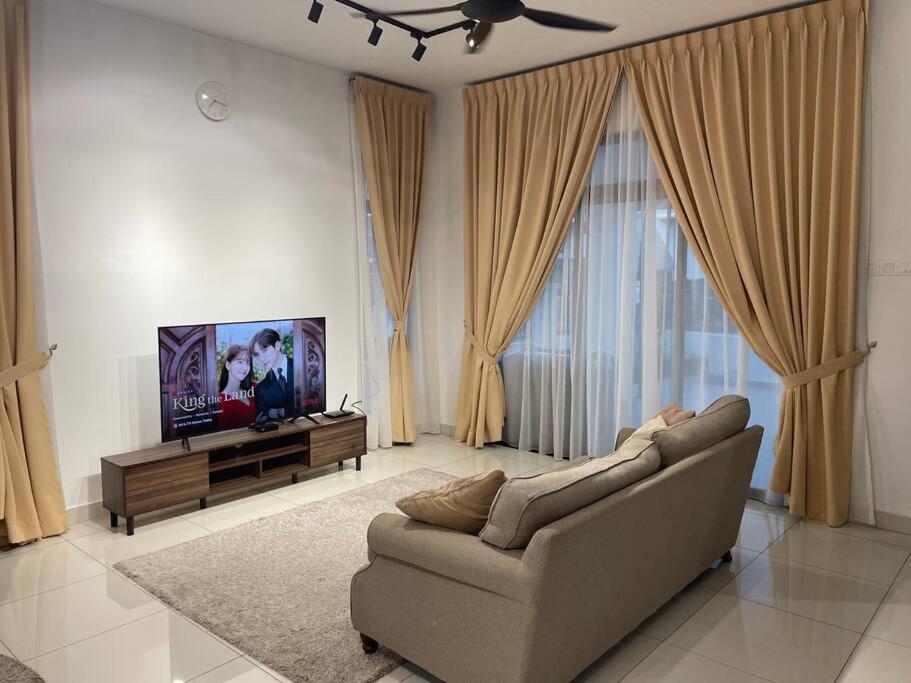 Spacious end lot house at Rini Homes photo 8