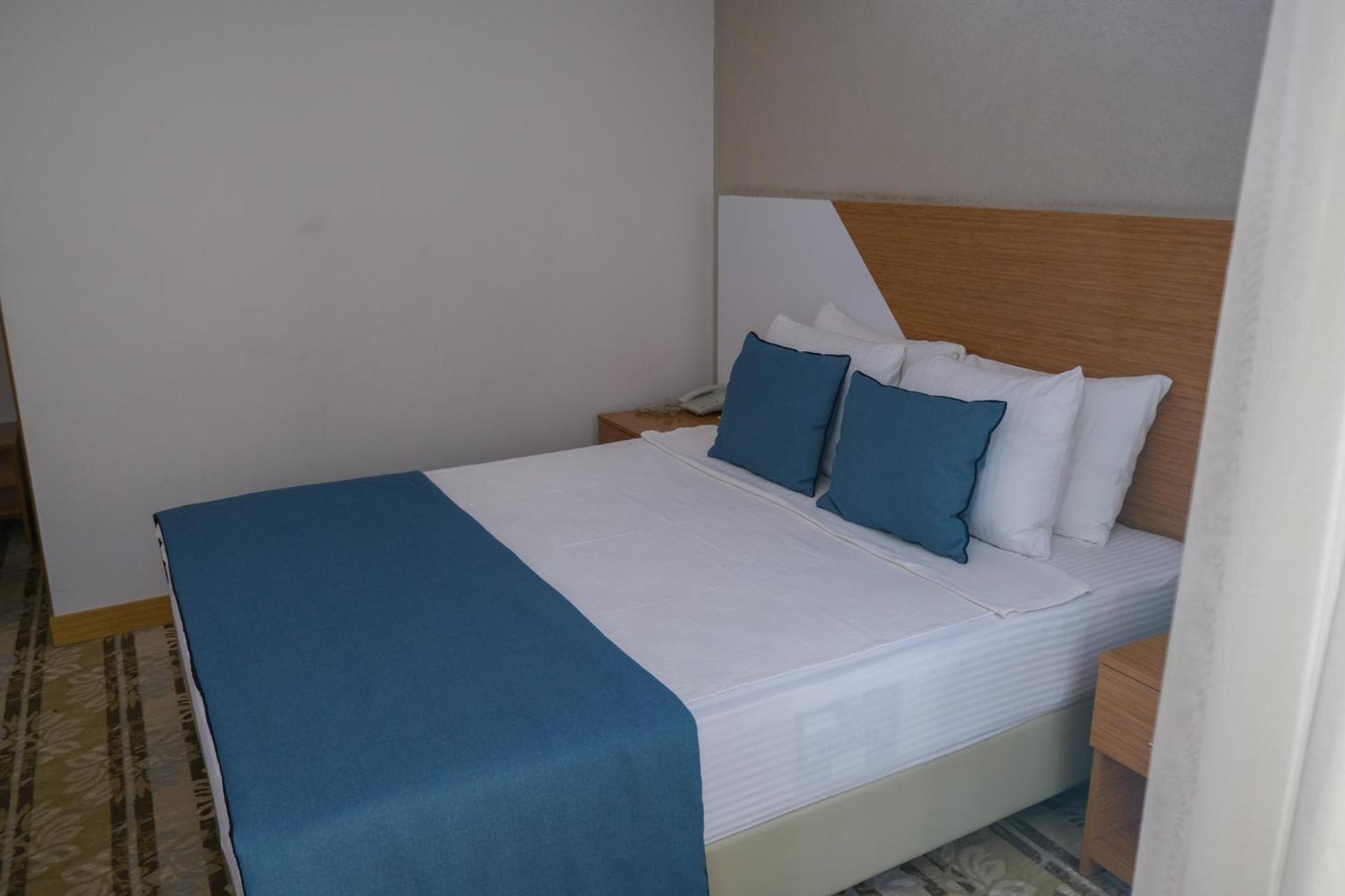 Bulvar Hotel - Image 15