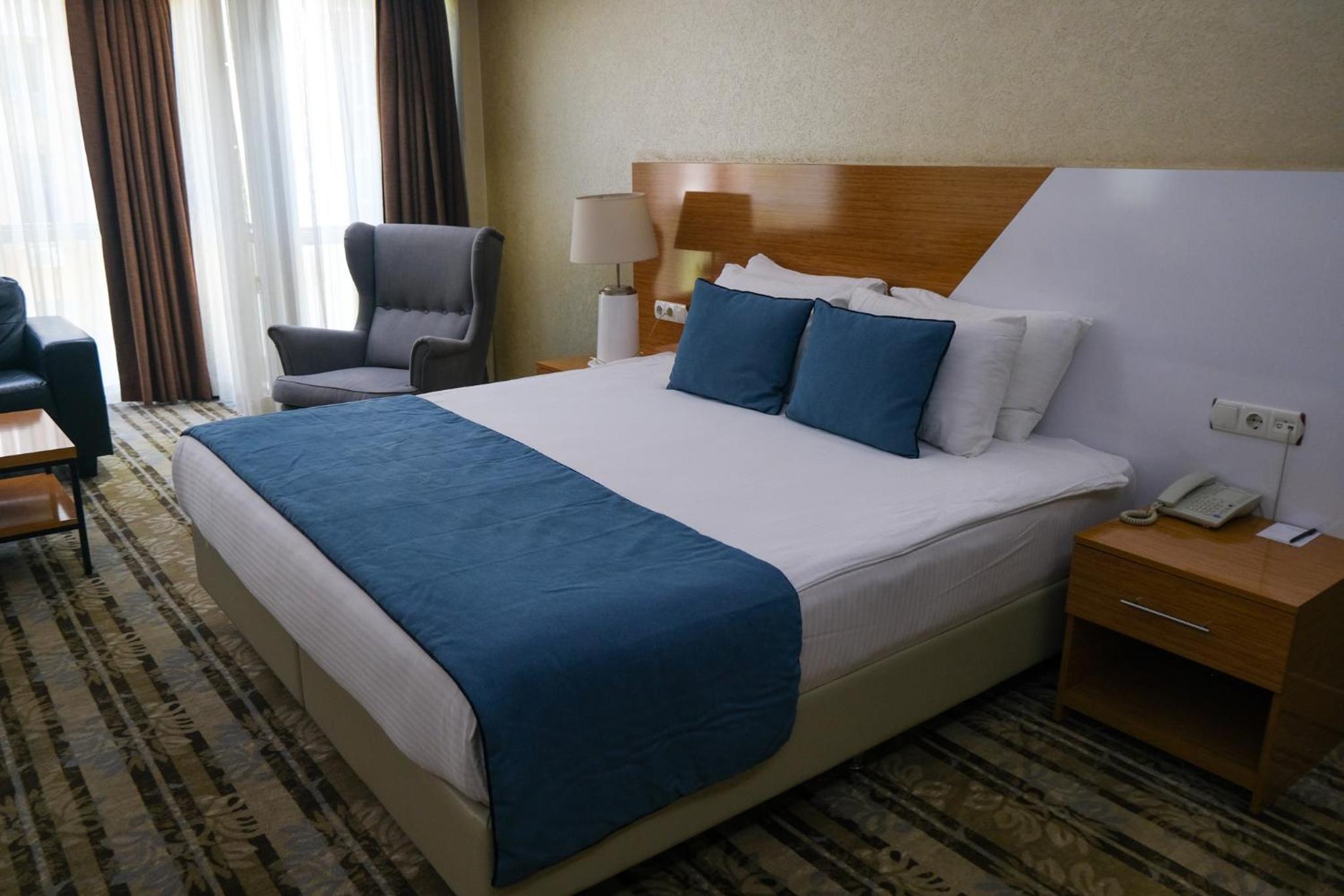 Bulvar Hotel - Image 17