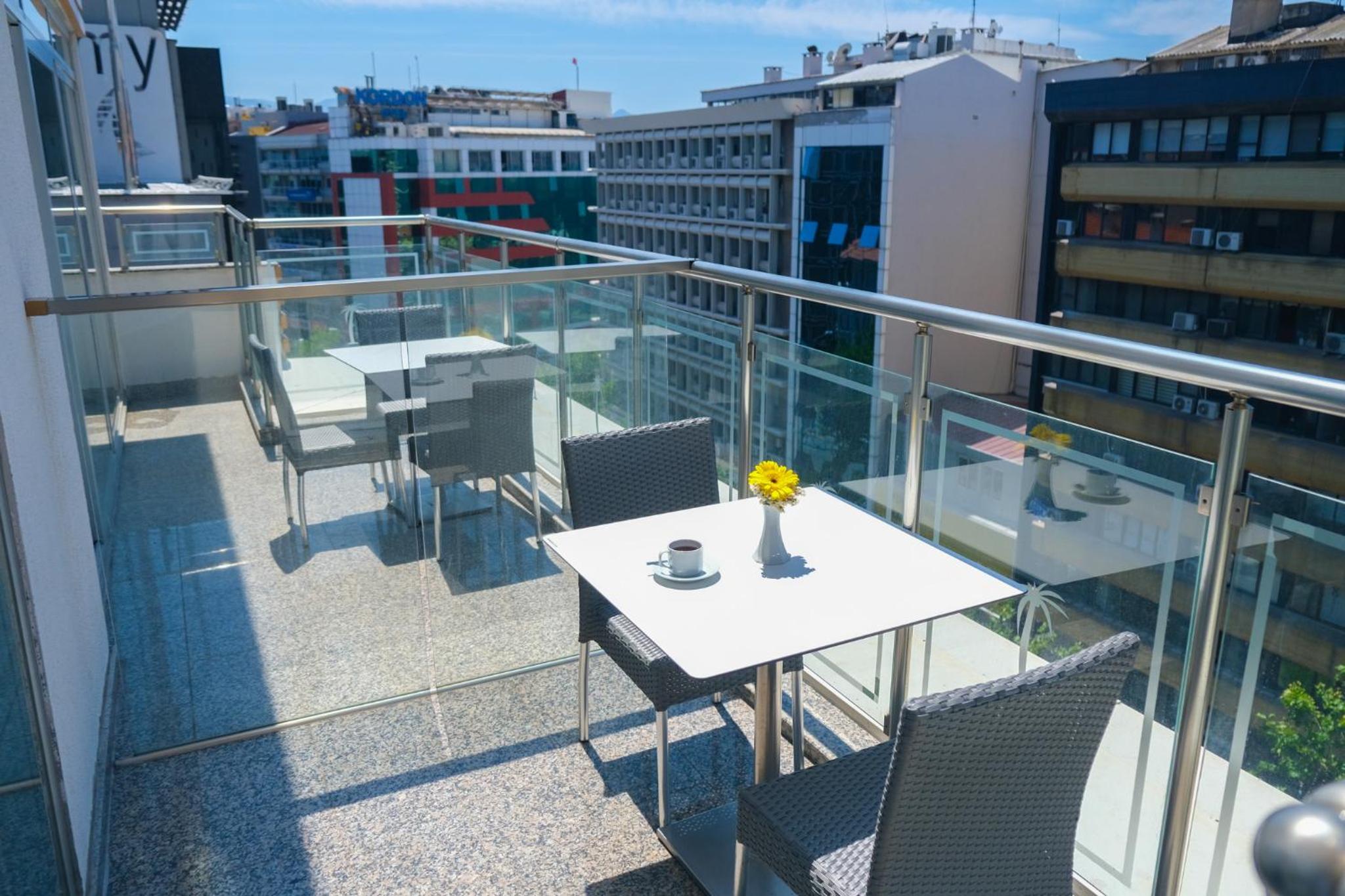 Bulvar Hotel - Image 33