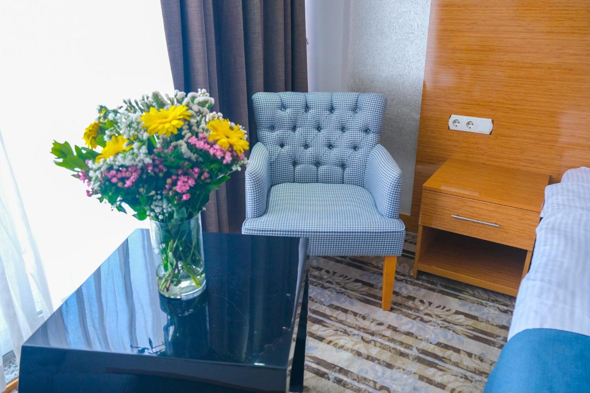 Bulvar Hotel - Image 34