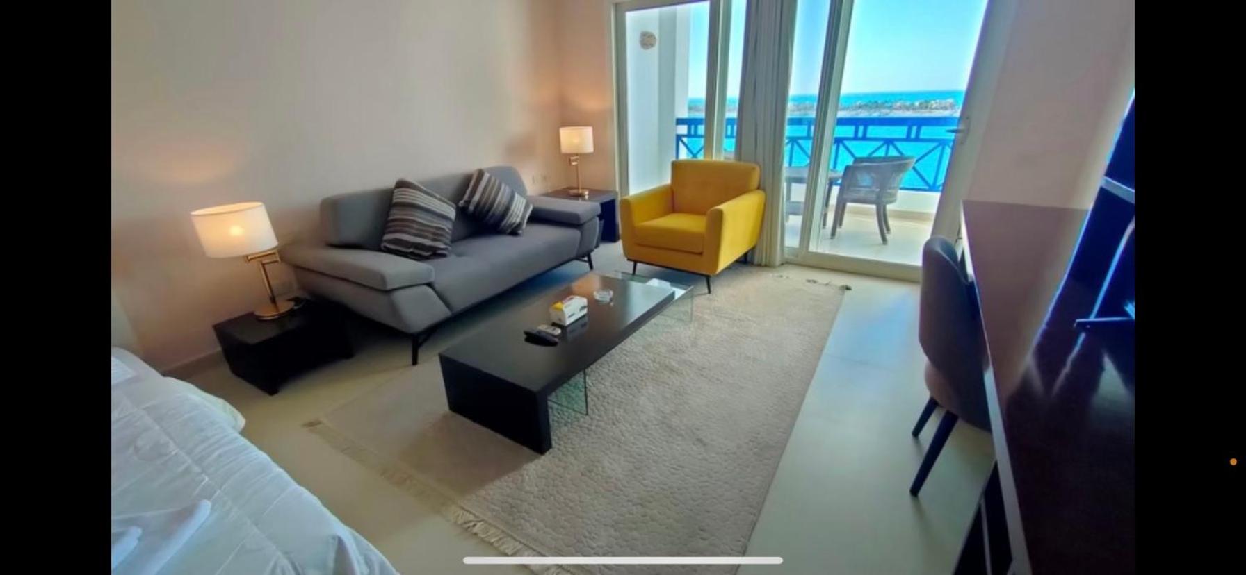 Executive Royal Tower Apartments - Sky Lounge