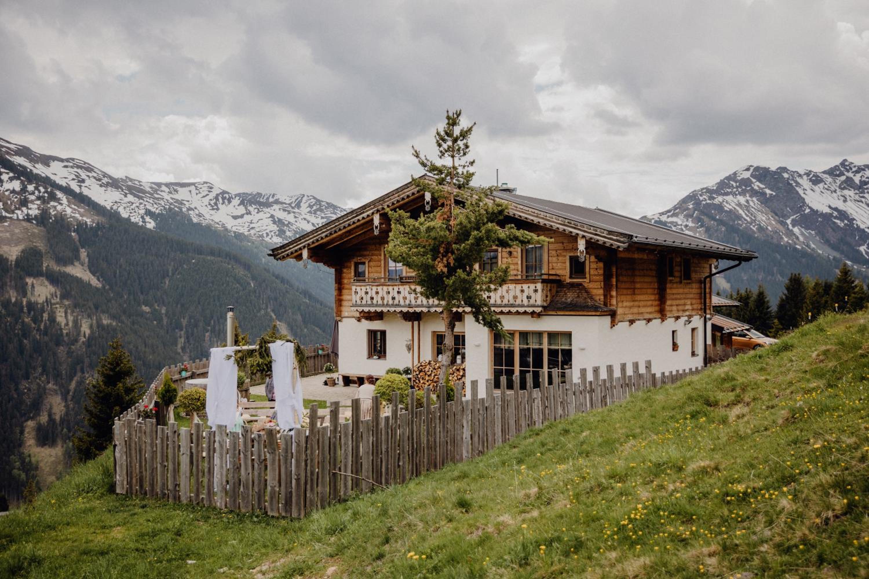 Wallegg Lodge - Alpine Premium Chalet - Ski In-Ski Out - Real Alpine Location Saalbach