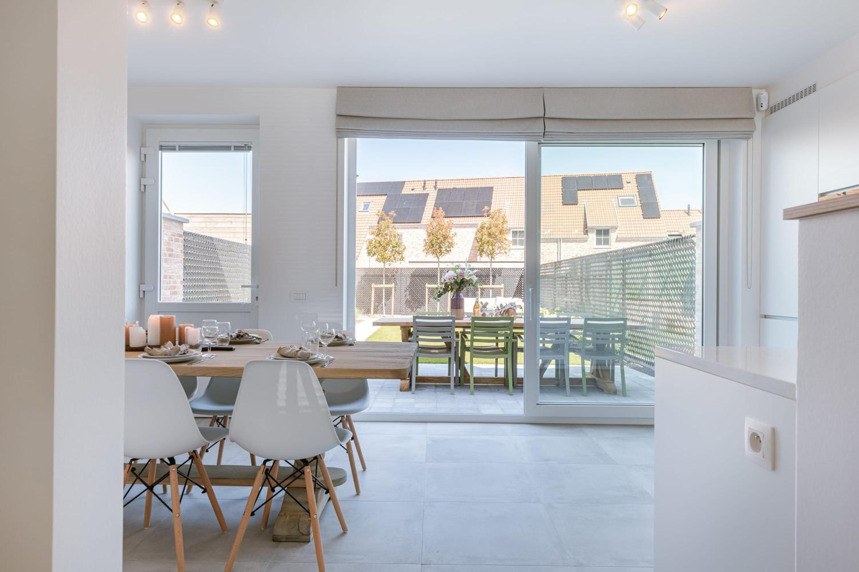 Modern house JULIE with spacious garden and garage