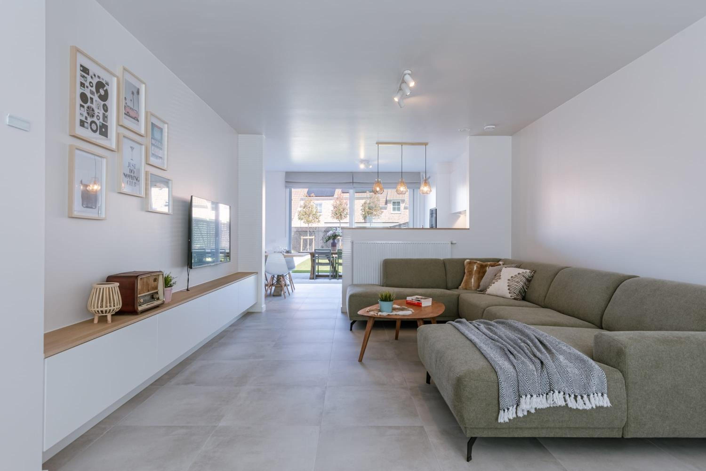 Modern house JULIE with spacious garden and garage