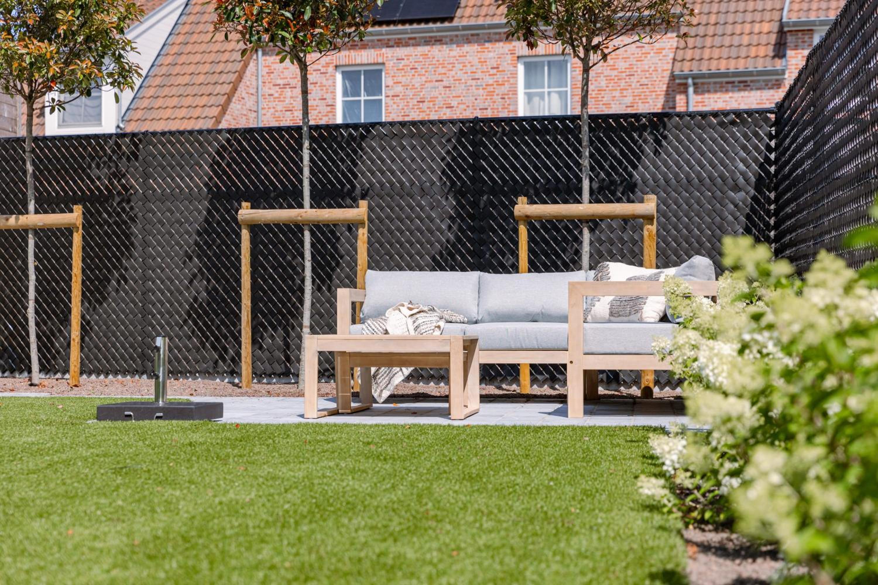 Modern house JULIE with spacious garden and garage