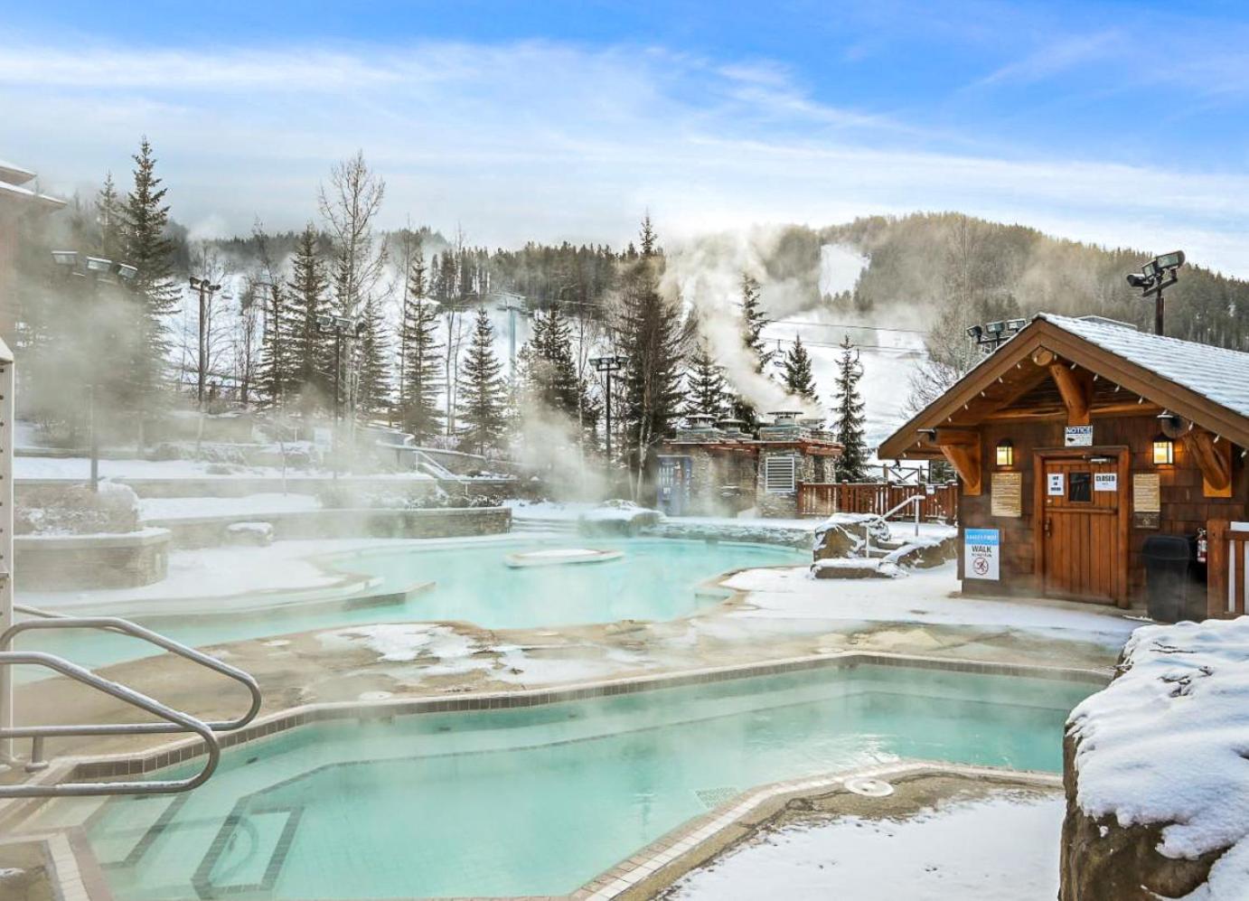 Perfect Ski or Bike in-out Hot Tub Pool - Image 2