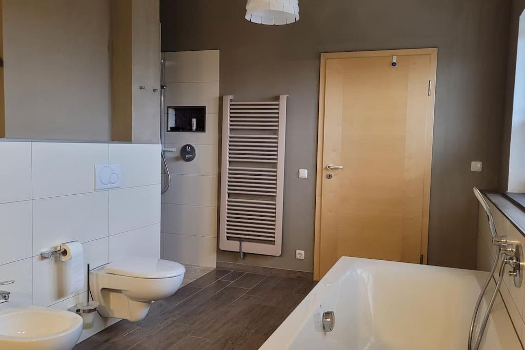 Große Ferienwohnung süd-östlich von München mit Fitnessraum