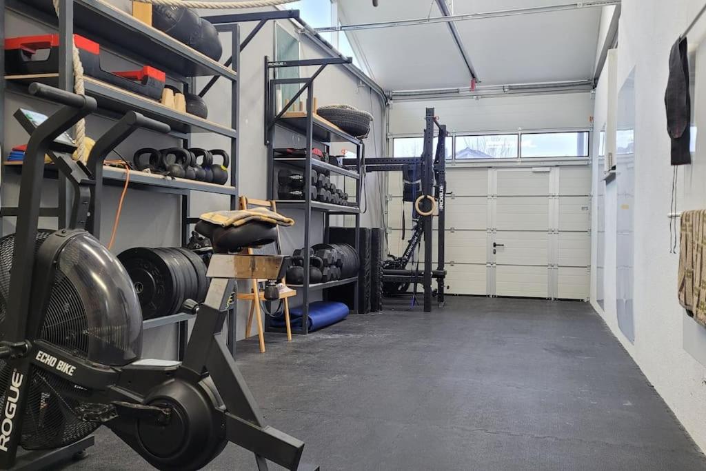 Große Ferienwohnung süd-östlich von München mit Fitnessraum