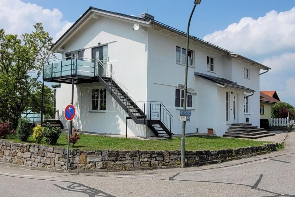 Große Ferienwohnung süd-östlich von München mit Fitnessraum