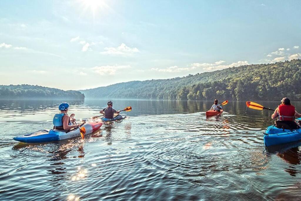 Hotel Mountain Bungalow-Walk to Downtown/Biker's Dream! - Image 1