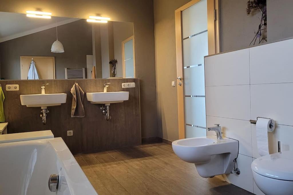 Große Ferienwohnung süd-östlich von München mit Fitnessraum