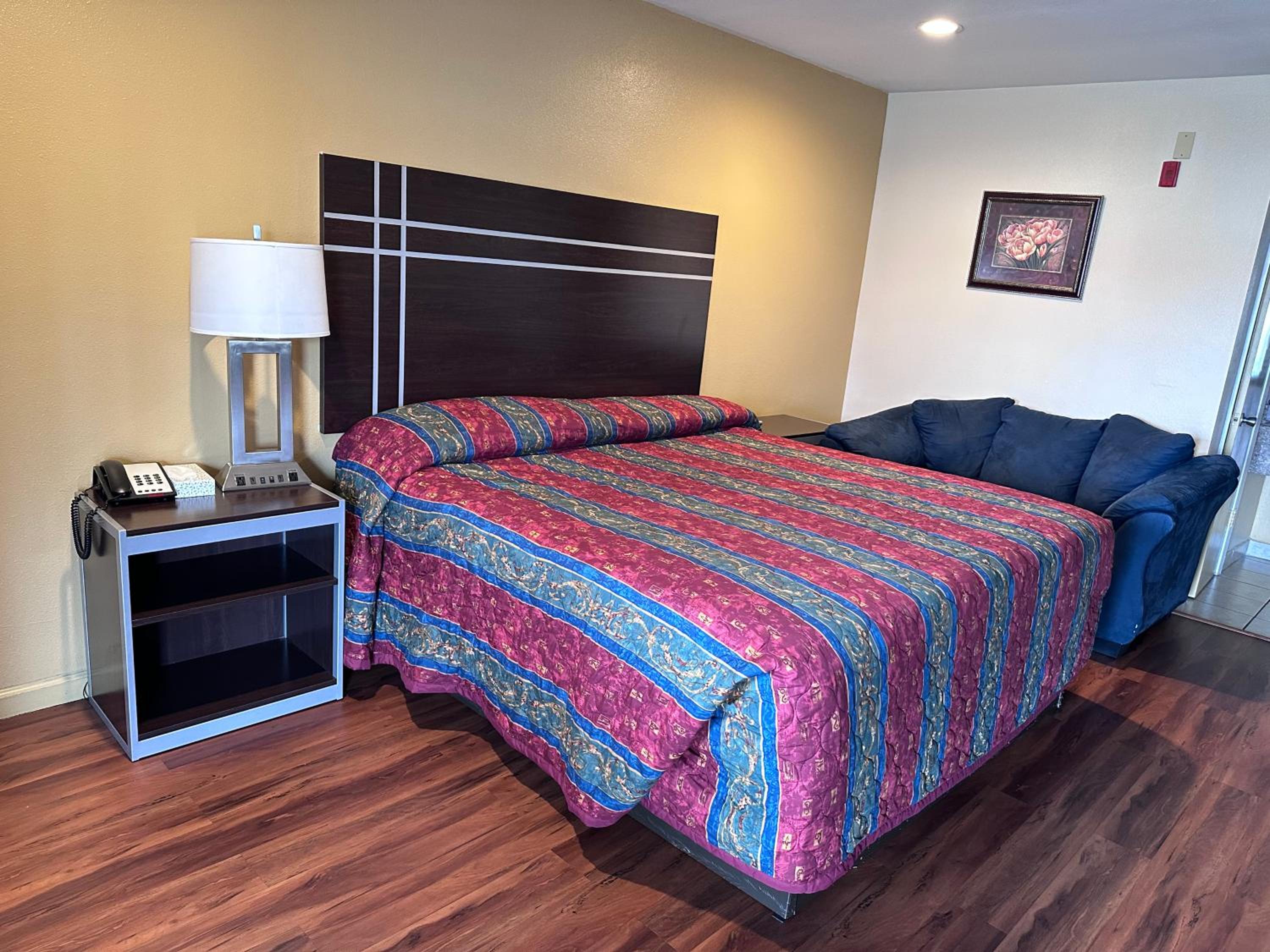 Hammond Vacations - Colonial Inn Hammond - Property Image 5