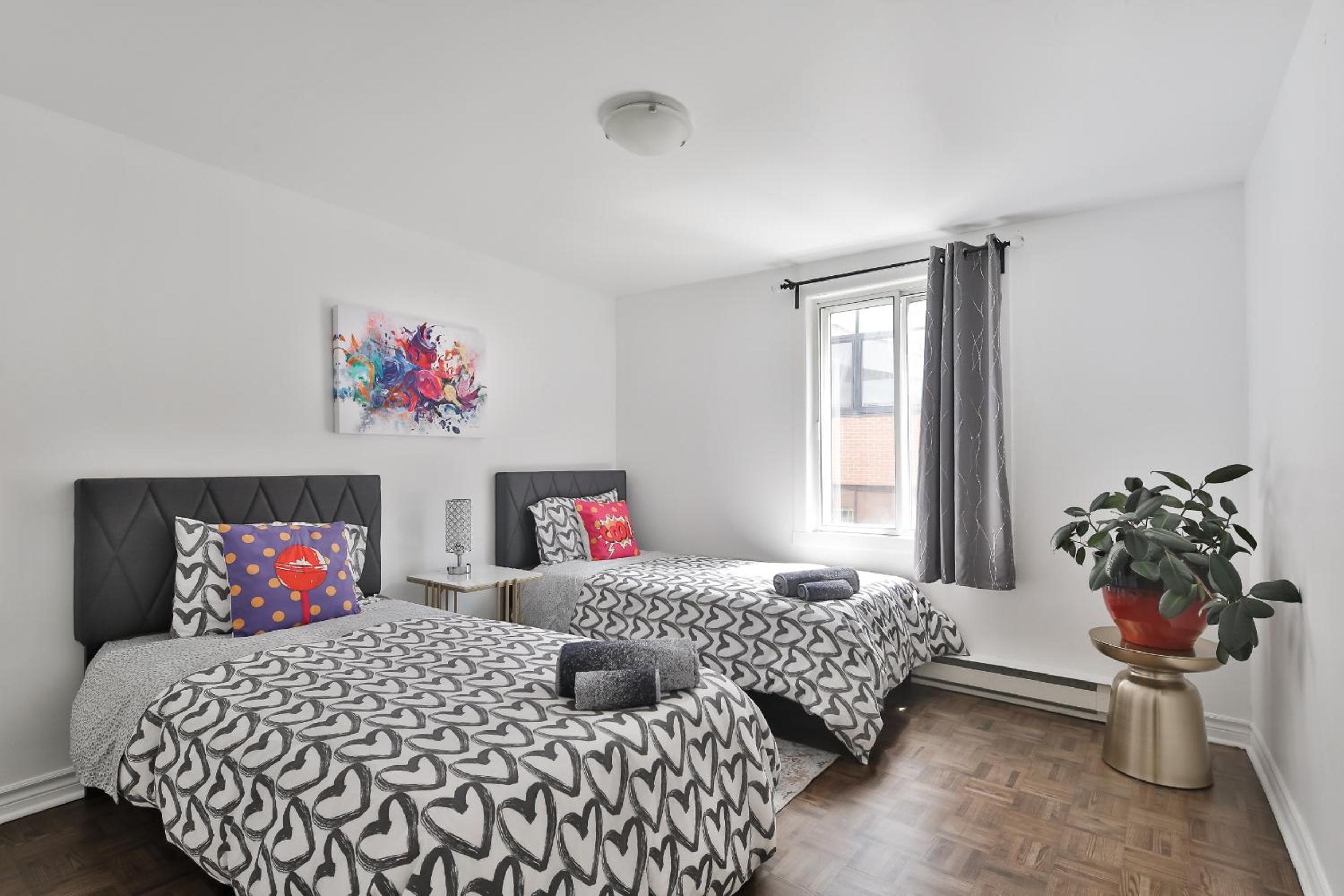 250 METERS to METRO BERRI UQAM - Spacious fully equipped APARTMENTS - 1 FREE PARKING per unit - in-unit Washer & Dryer - fully stocked KITCHEN - WORKSPACE 