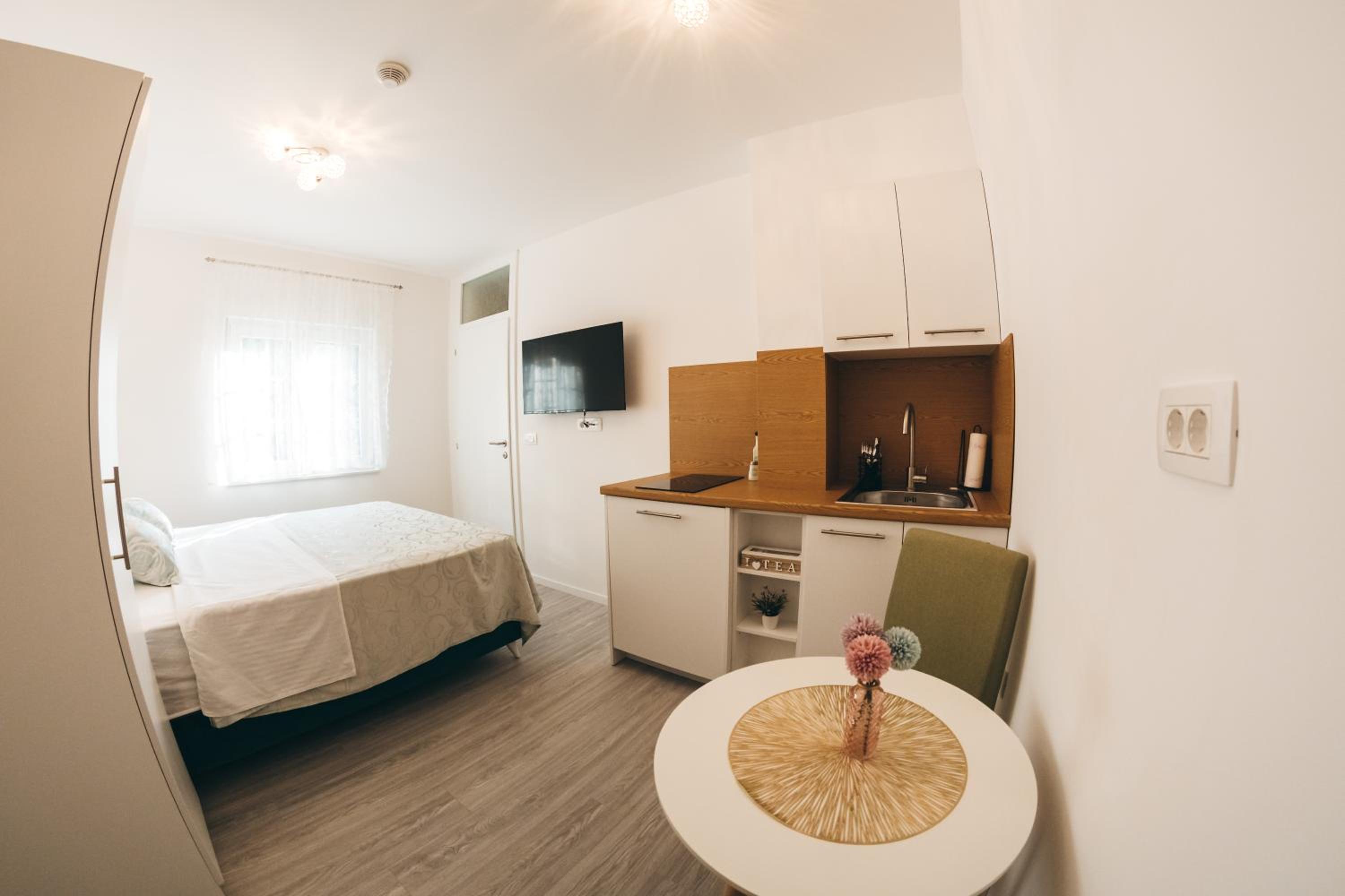 Elegant Studio Apartments Lasta
