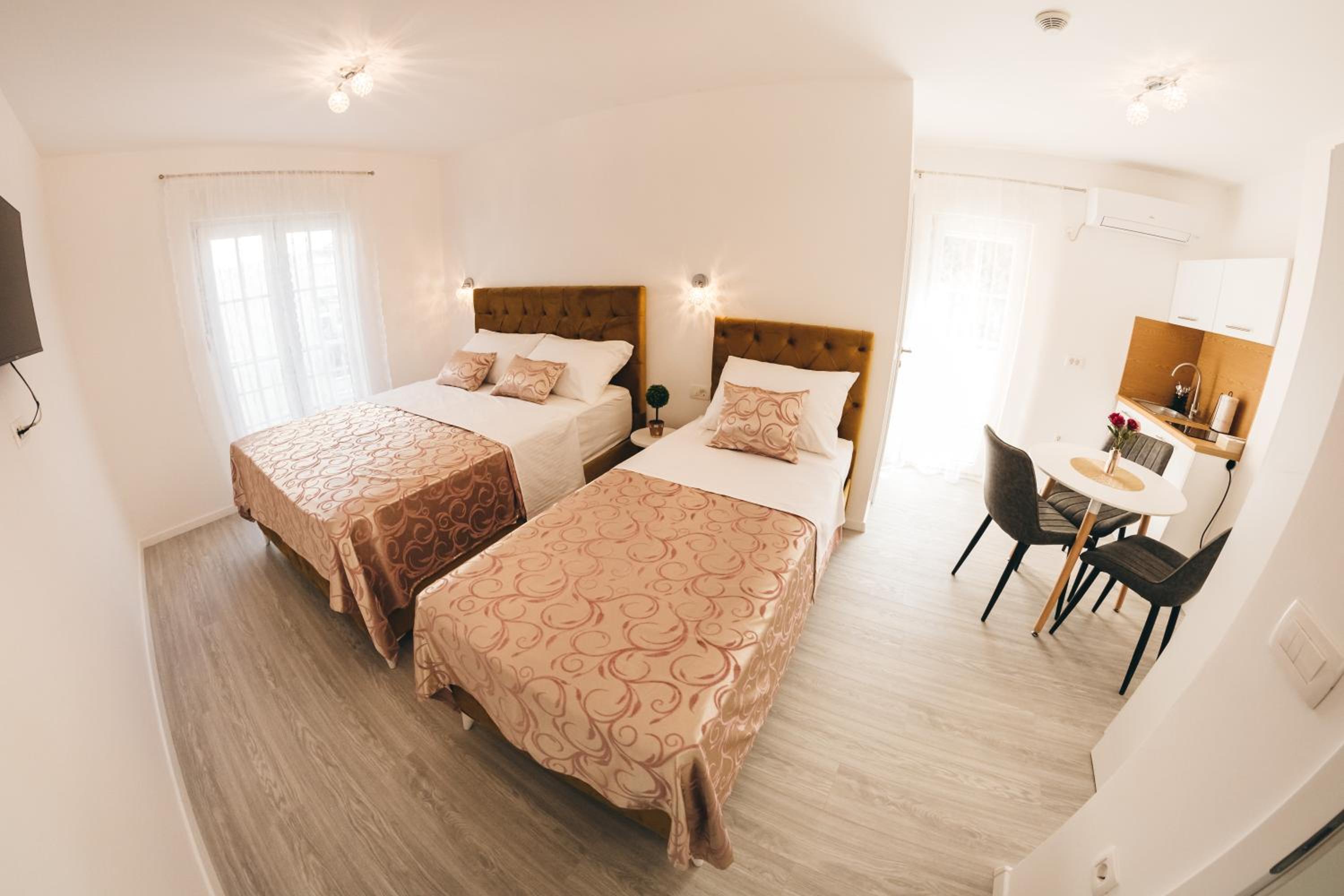 Elegant Studio Apartments Lasta
