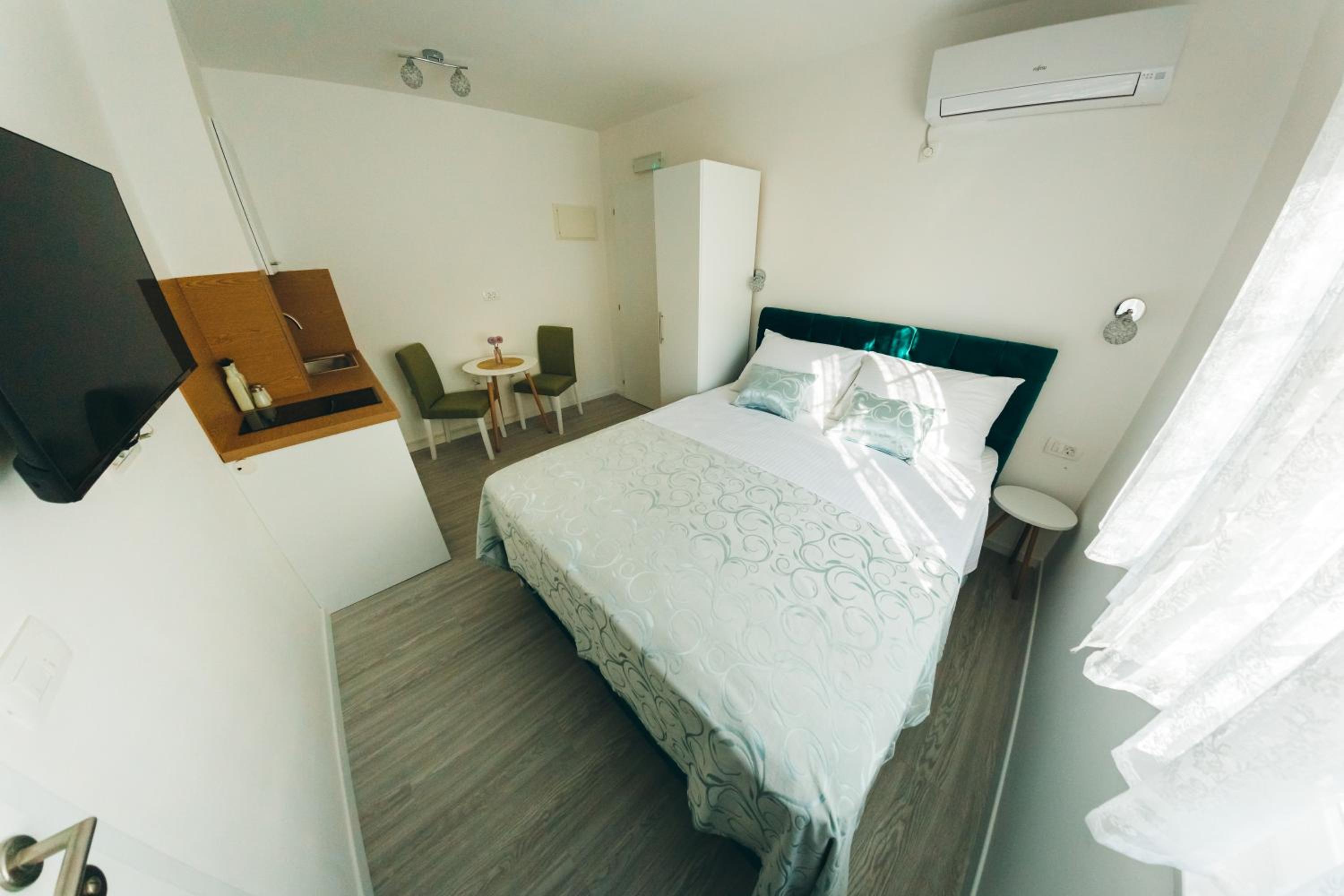 Elegant Studio Apartments Lasta