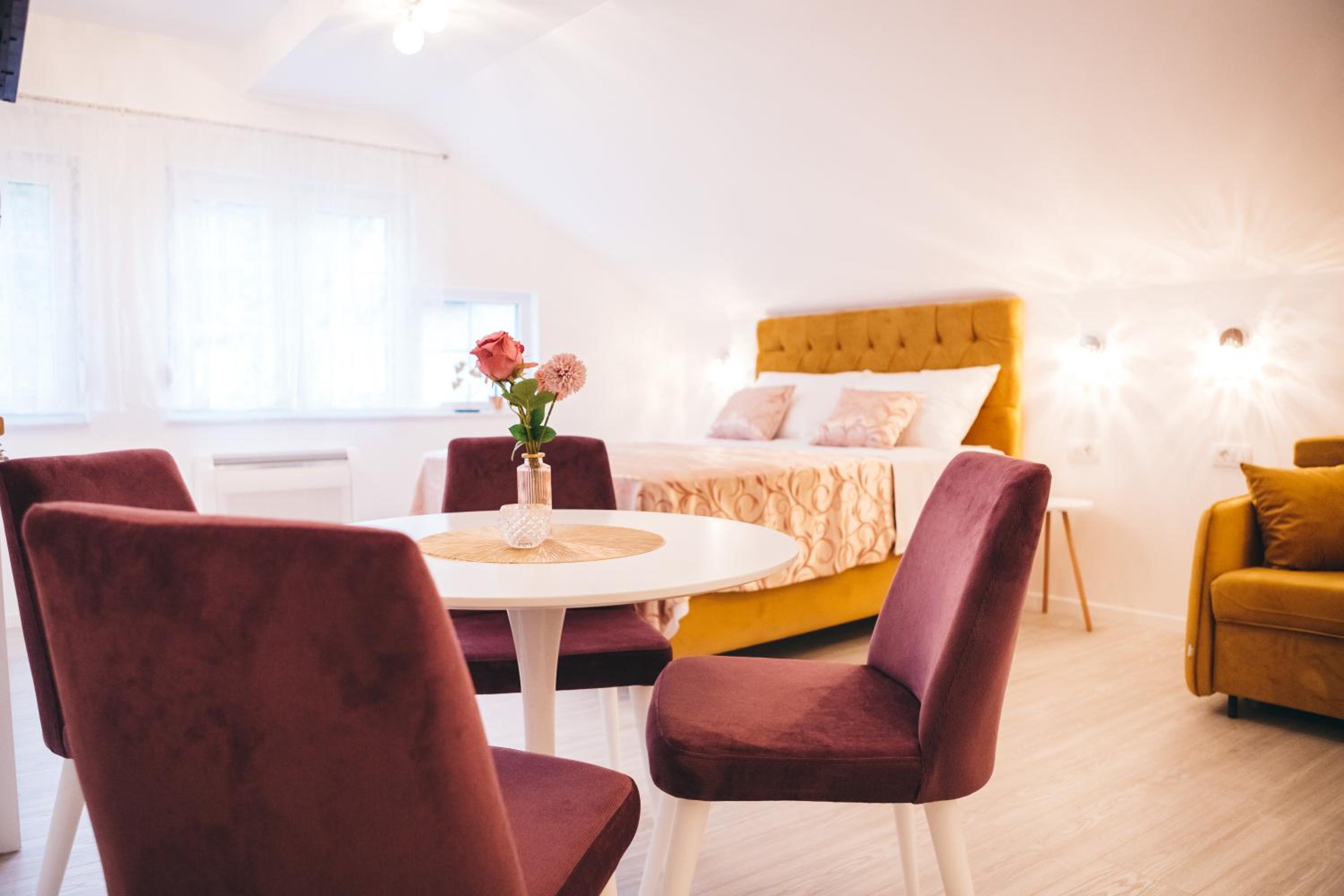 Elegant Studio Apartments Lasta