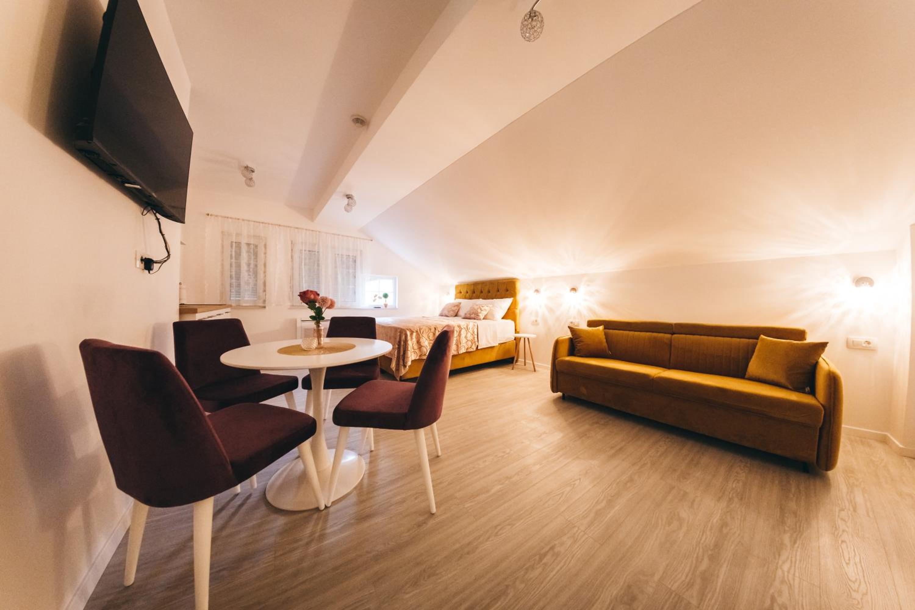 Elegant Studio Apartments Lasta