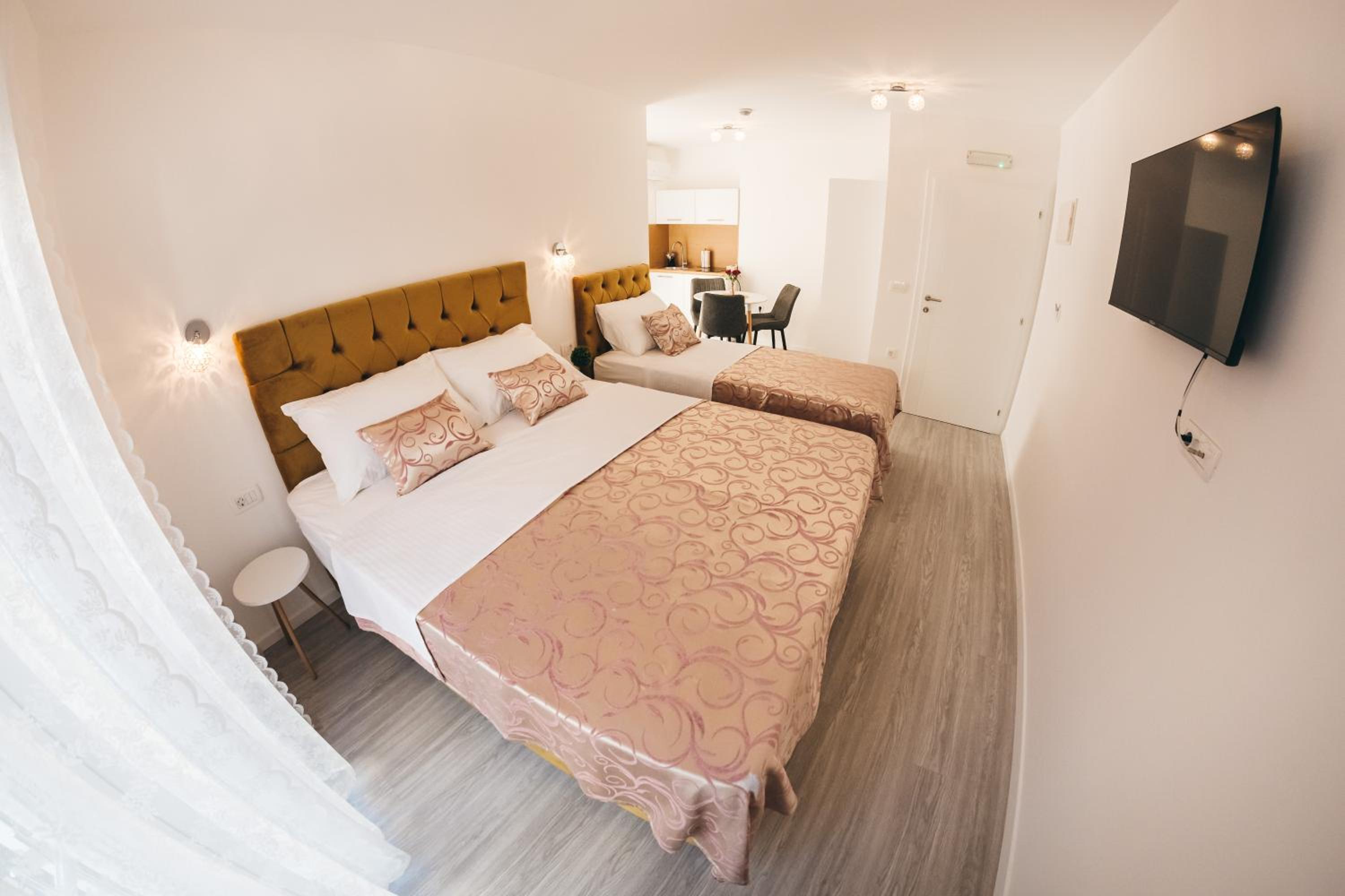Elegant Studio Apartments Lasta