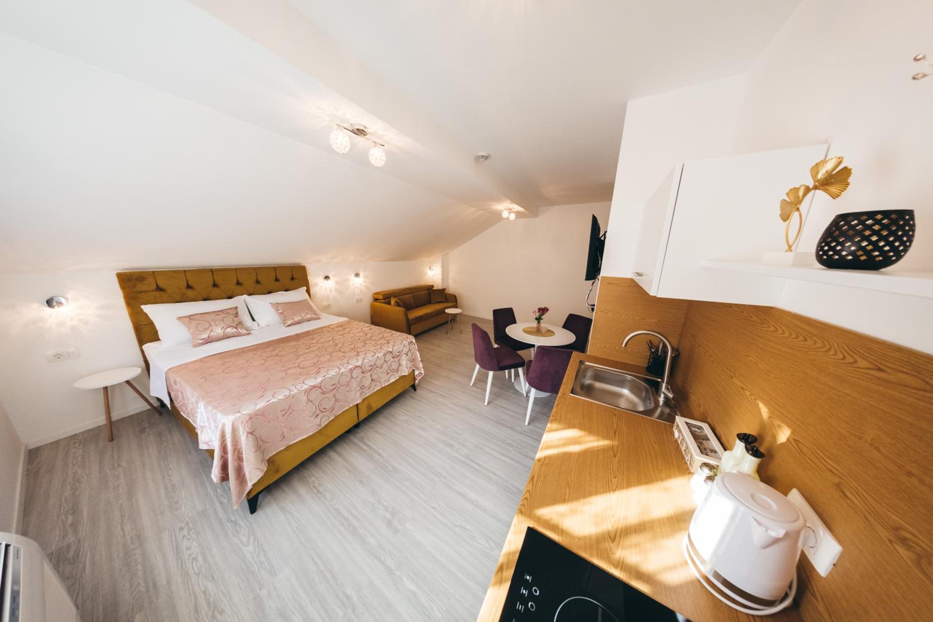 Elegant Studio Apartments Lasta