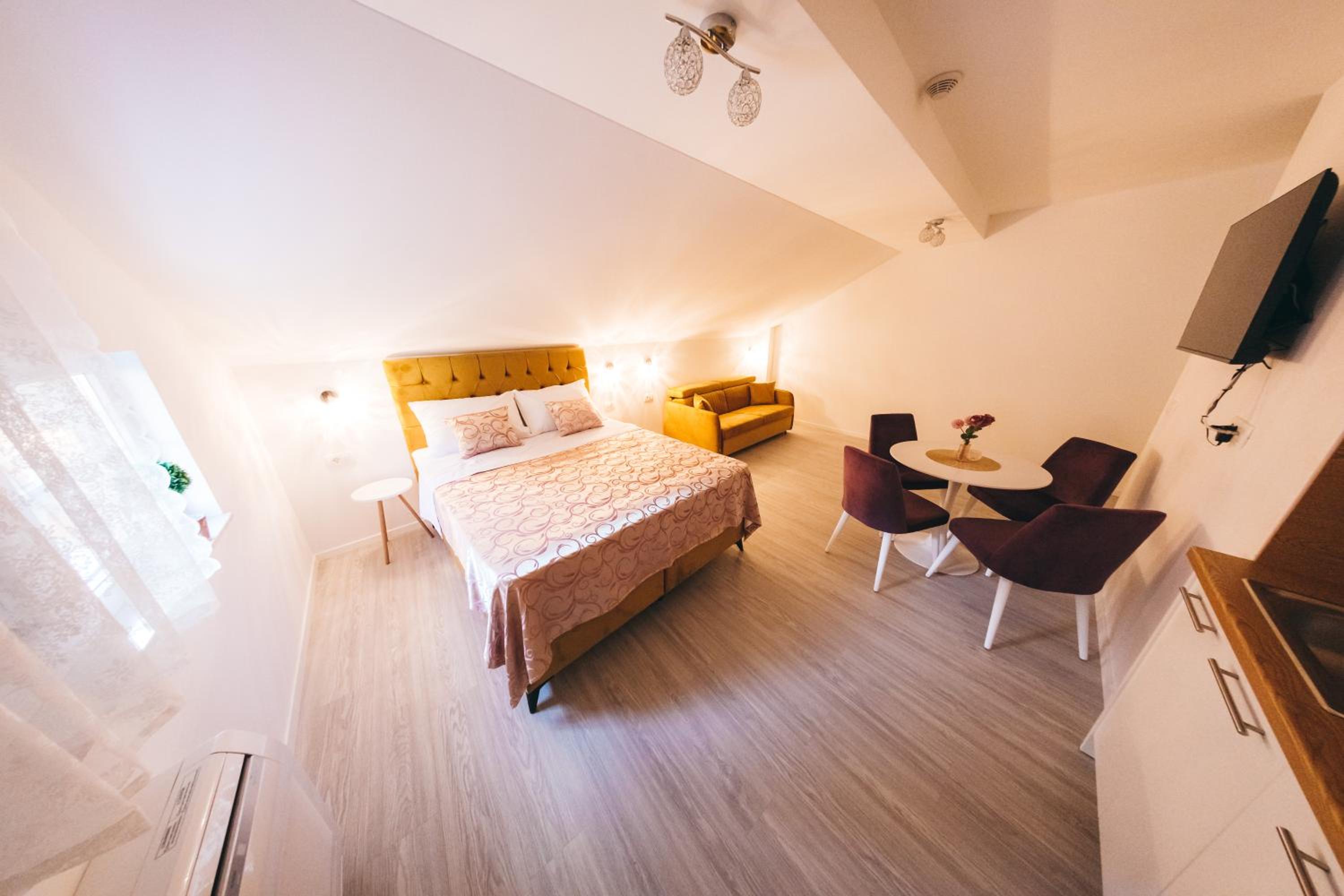 Elegant Studio Apartments Lasta