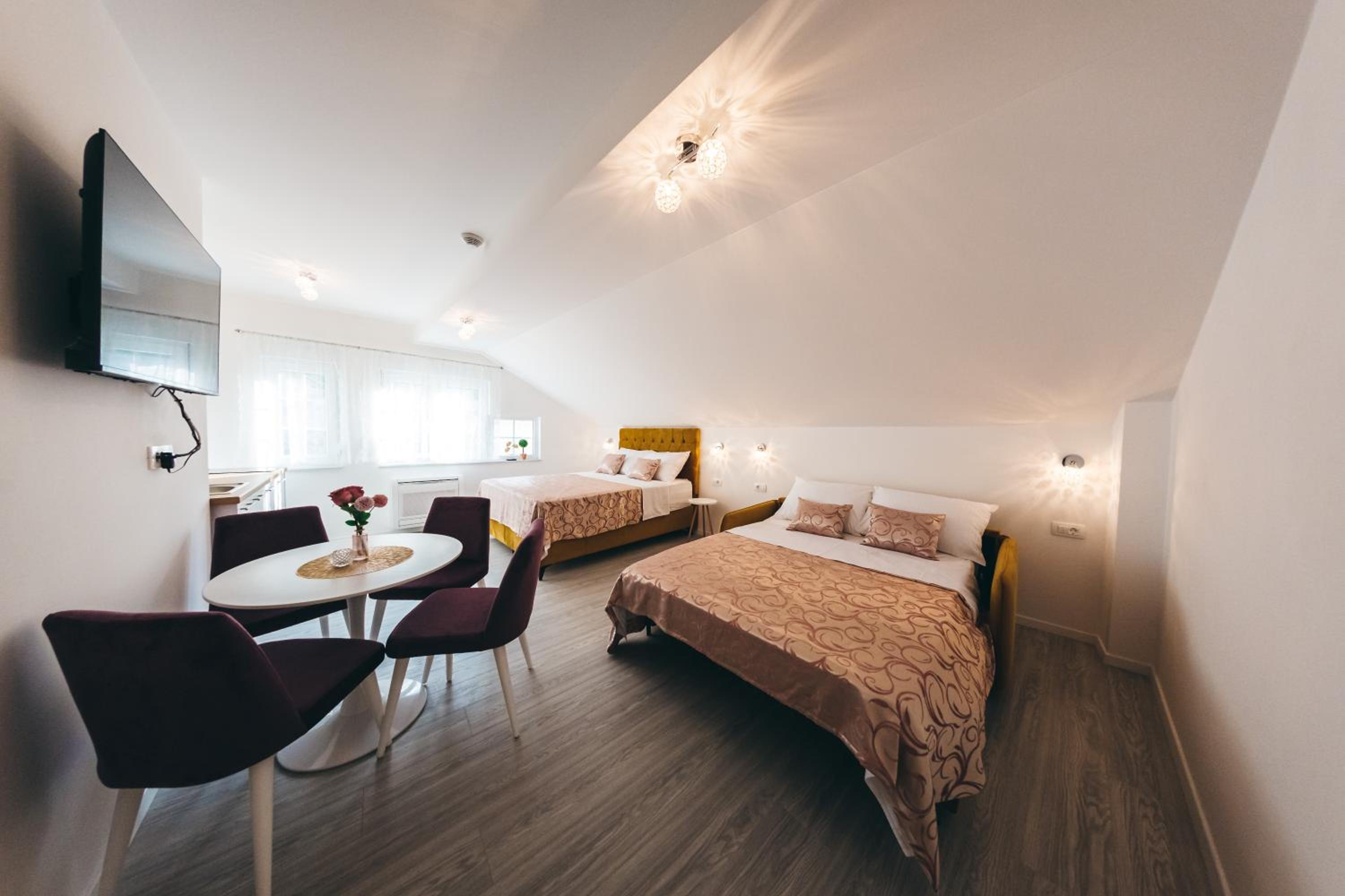 Elegant Studio Apartments Lasta