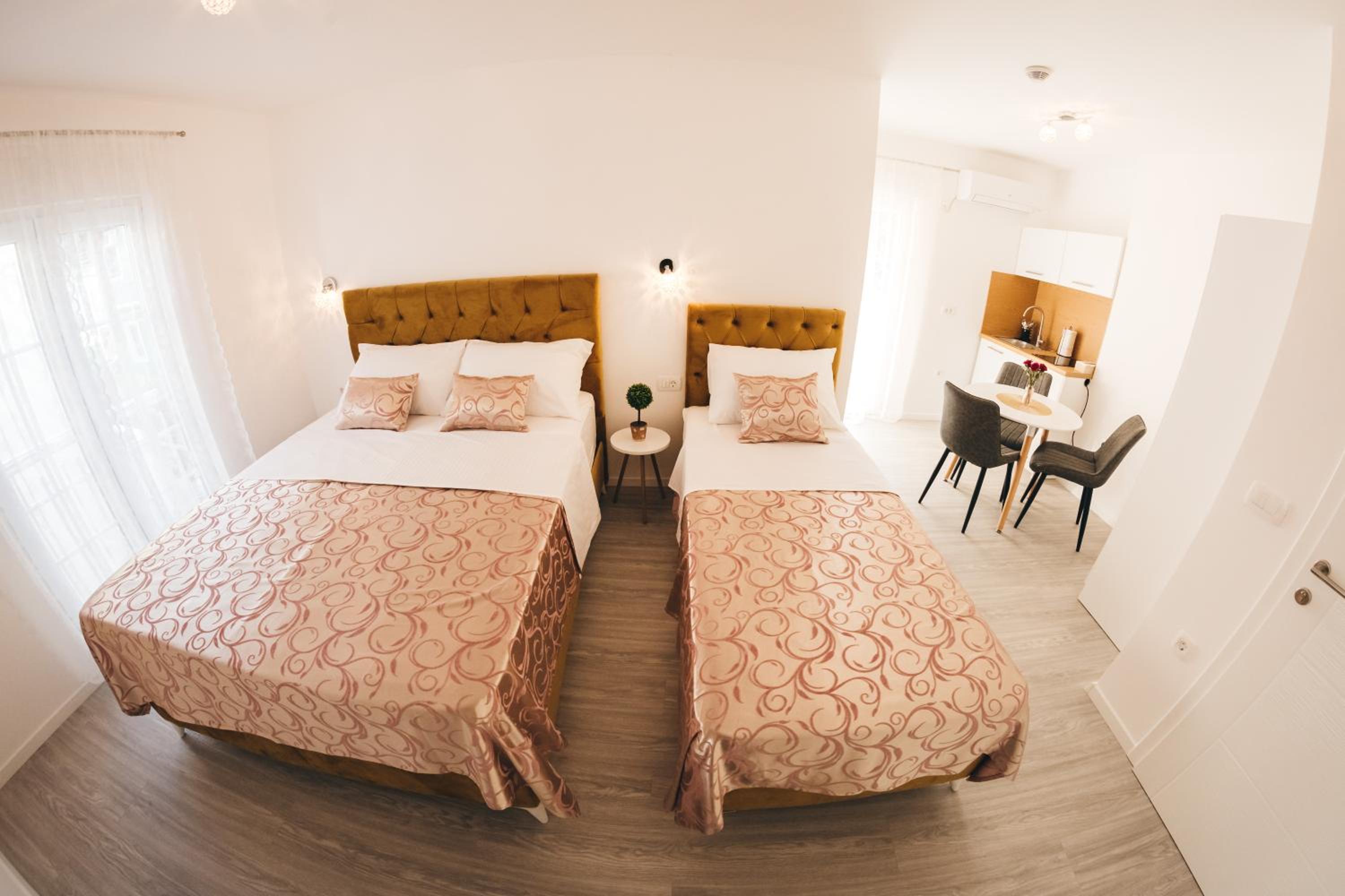 Elegant Studio Apartments Lasta