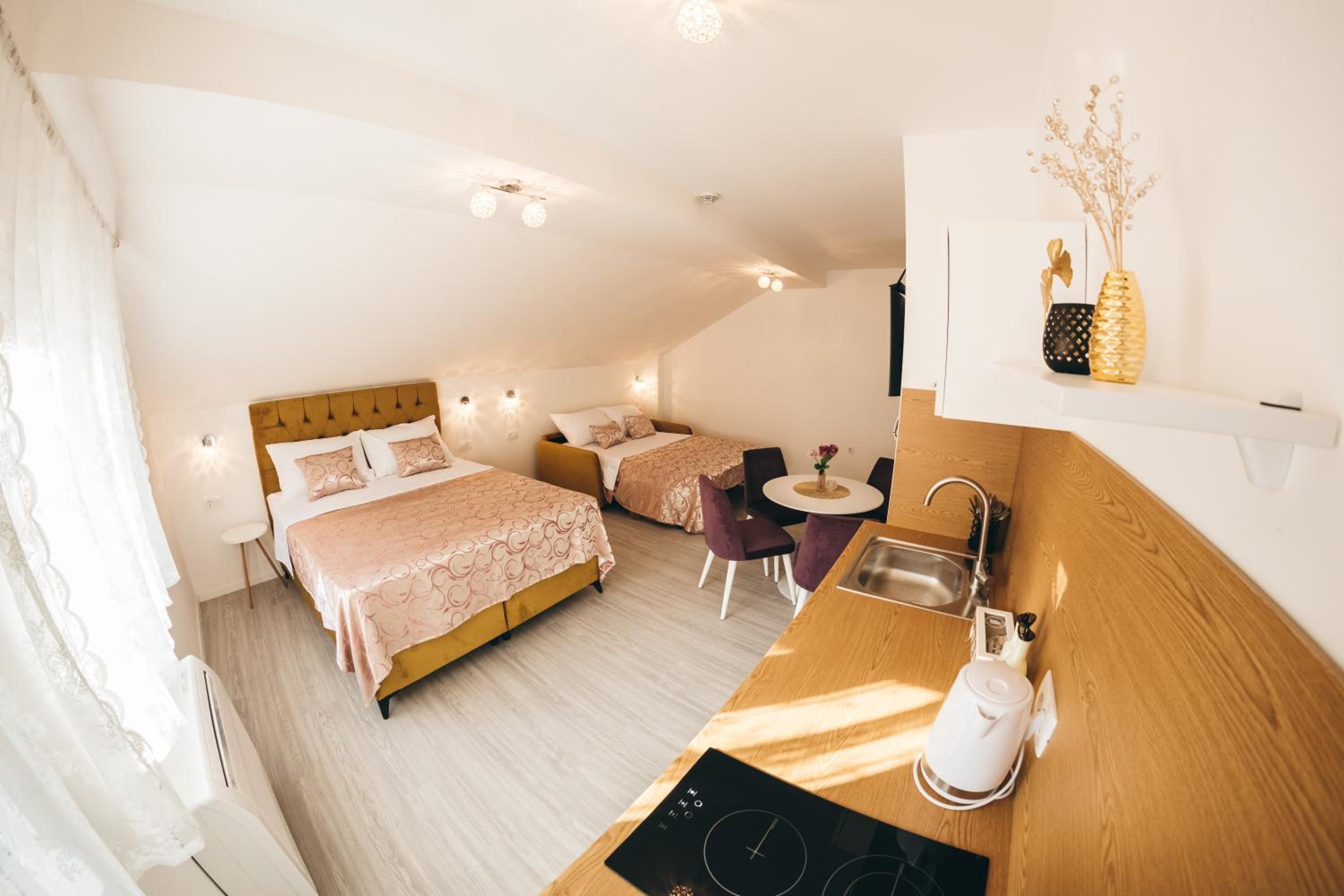 Elegant Studio Apartments Lasta
