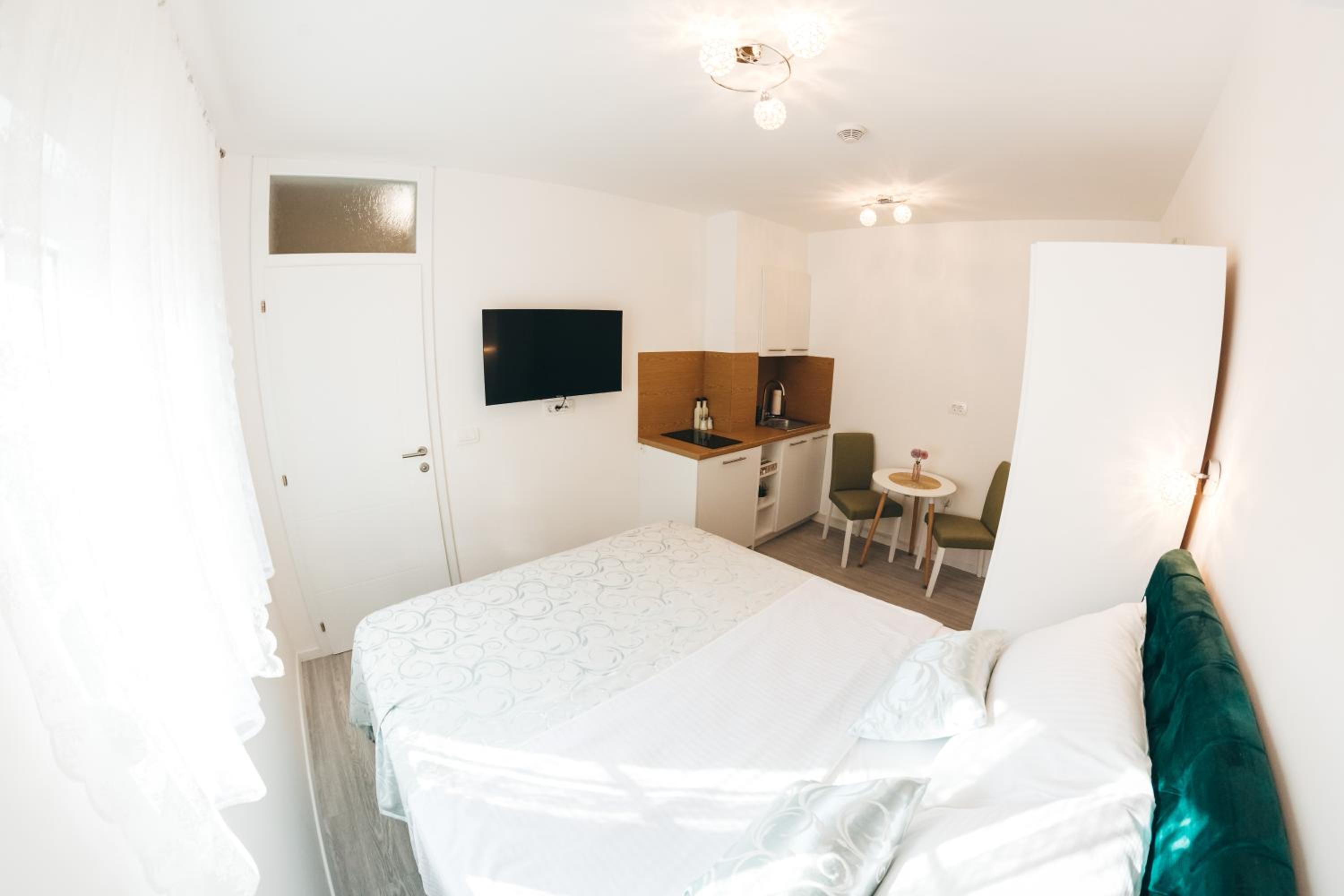Elegant Studio Apartments Lasta