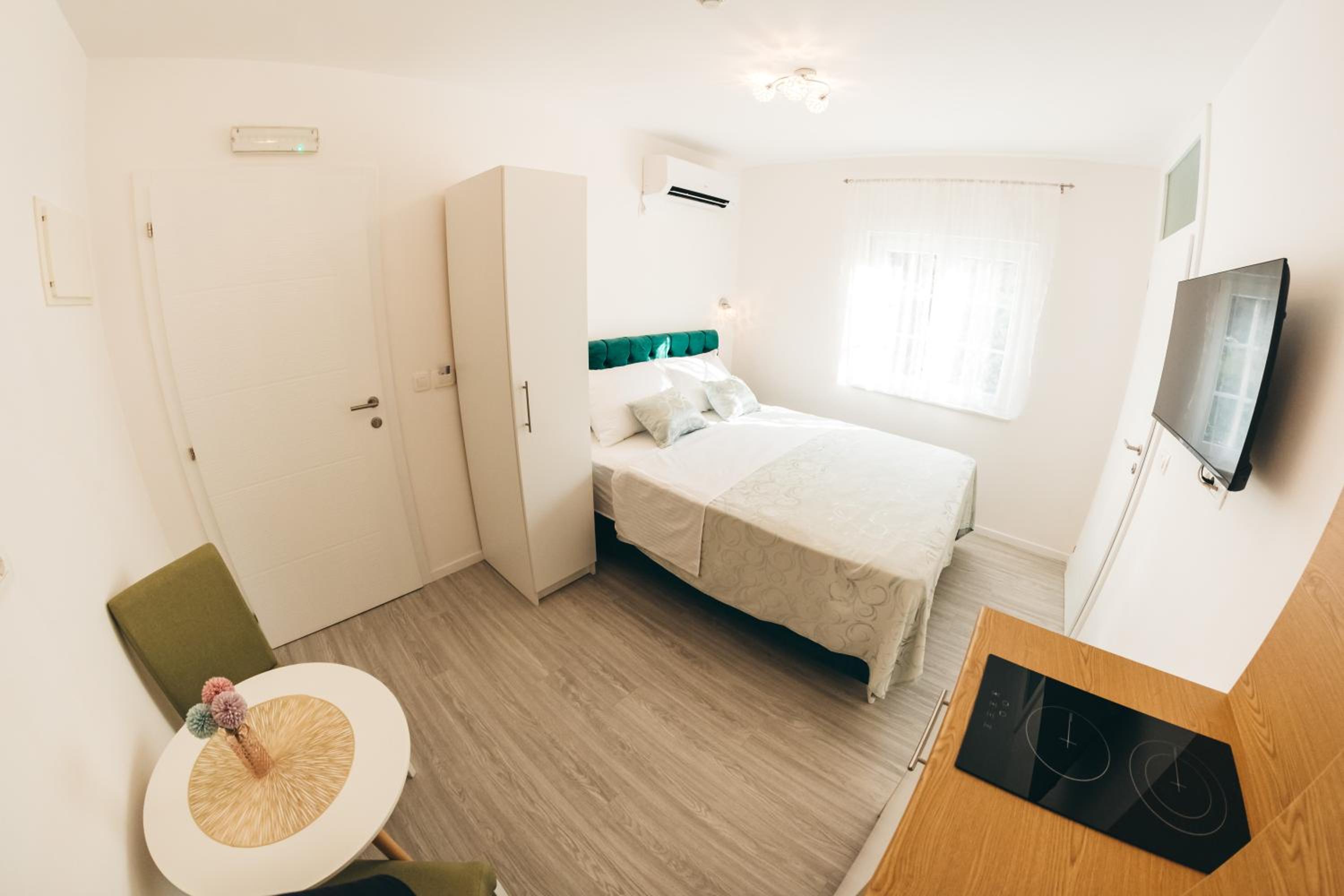 Elegant Studio Apartments Lasta