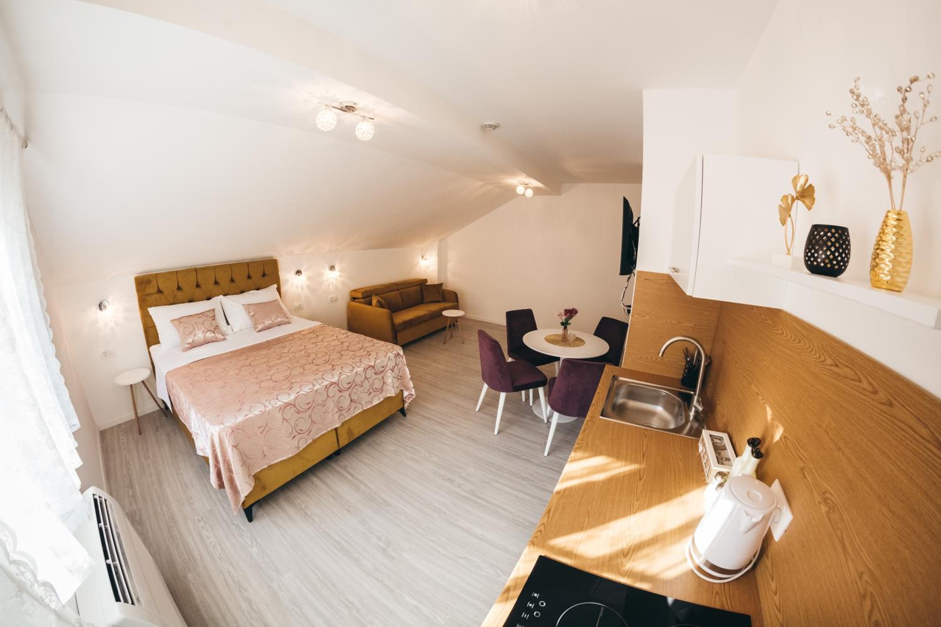 Elegant Studio Apartments Lasta
