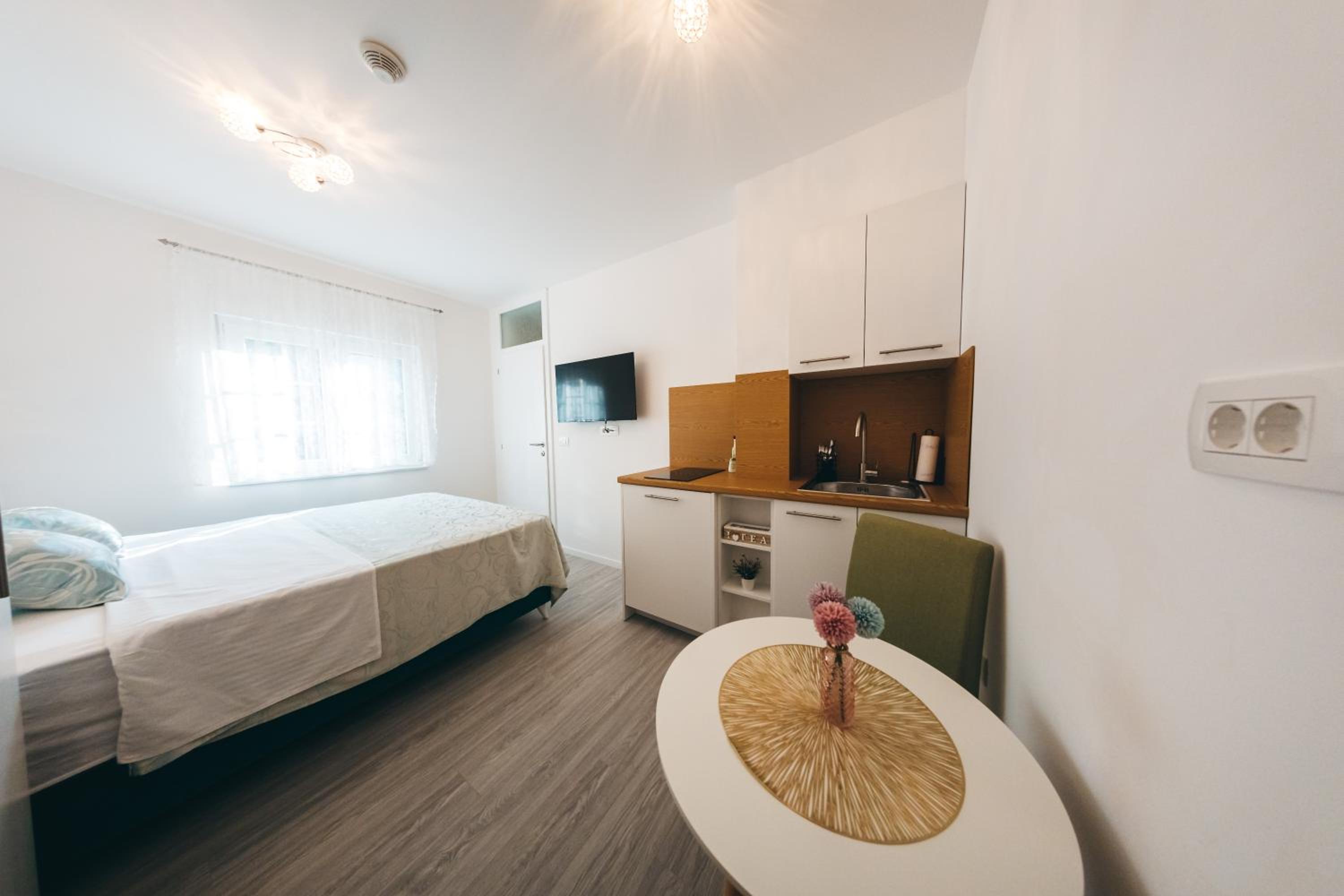 Elegant Studio Apartments Lasta