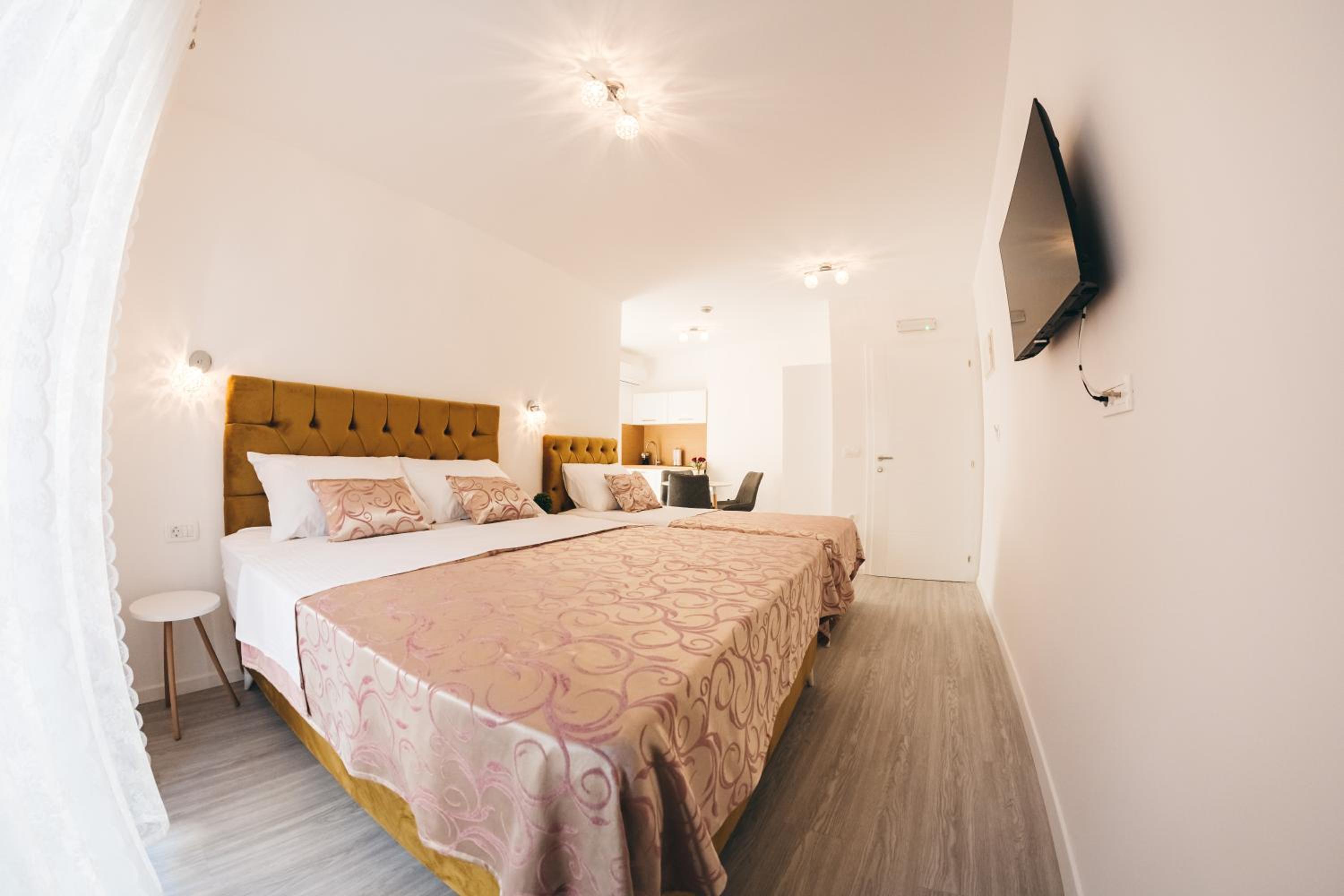 Elegant Studio Apartments Lasta