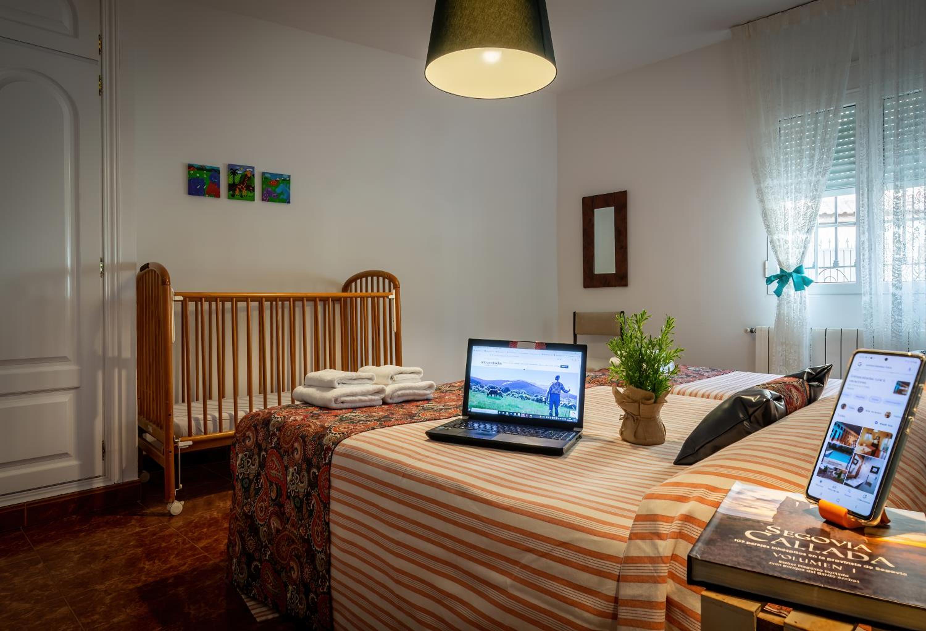 Gran apartamento CON JARDIN a 55 min de Madrid wifi free aparca en la puerta