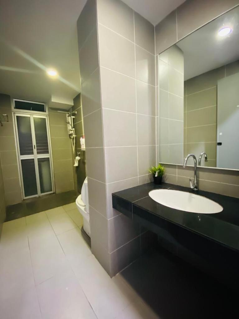 Nour Homestay KLCC View - COZY 1