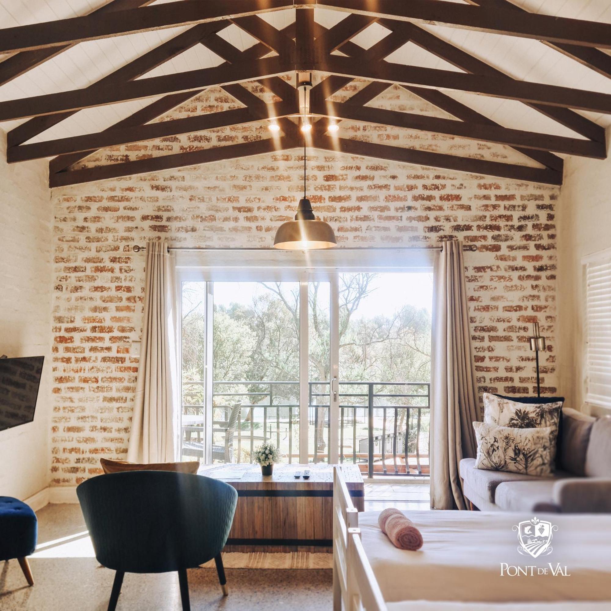 Pont de Val Studio Apartments view 4