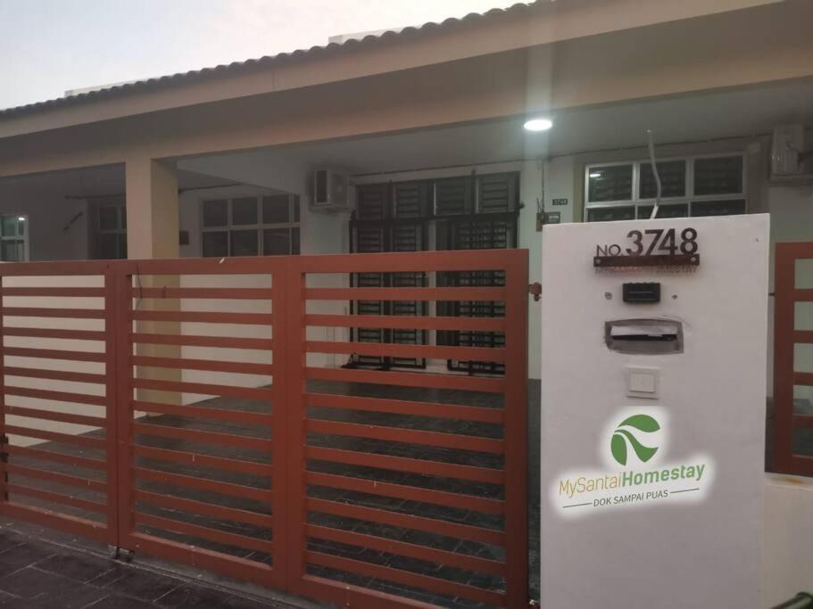 MySantai Homestay Padang Serai