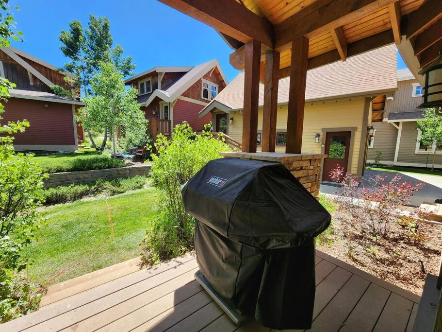 Beautiful Mountain Home view 3