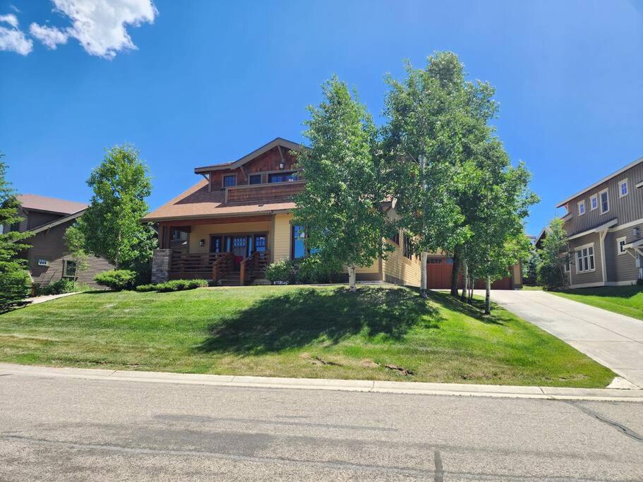 Beautiful Mountain Home view 5