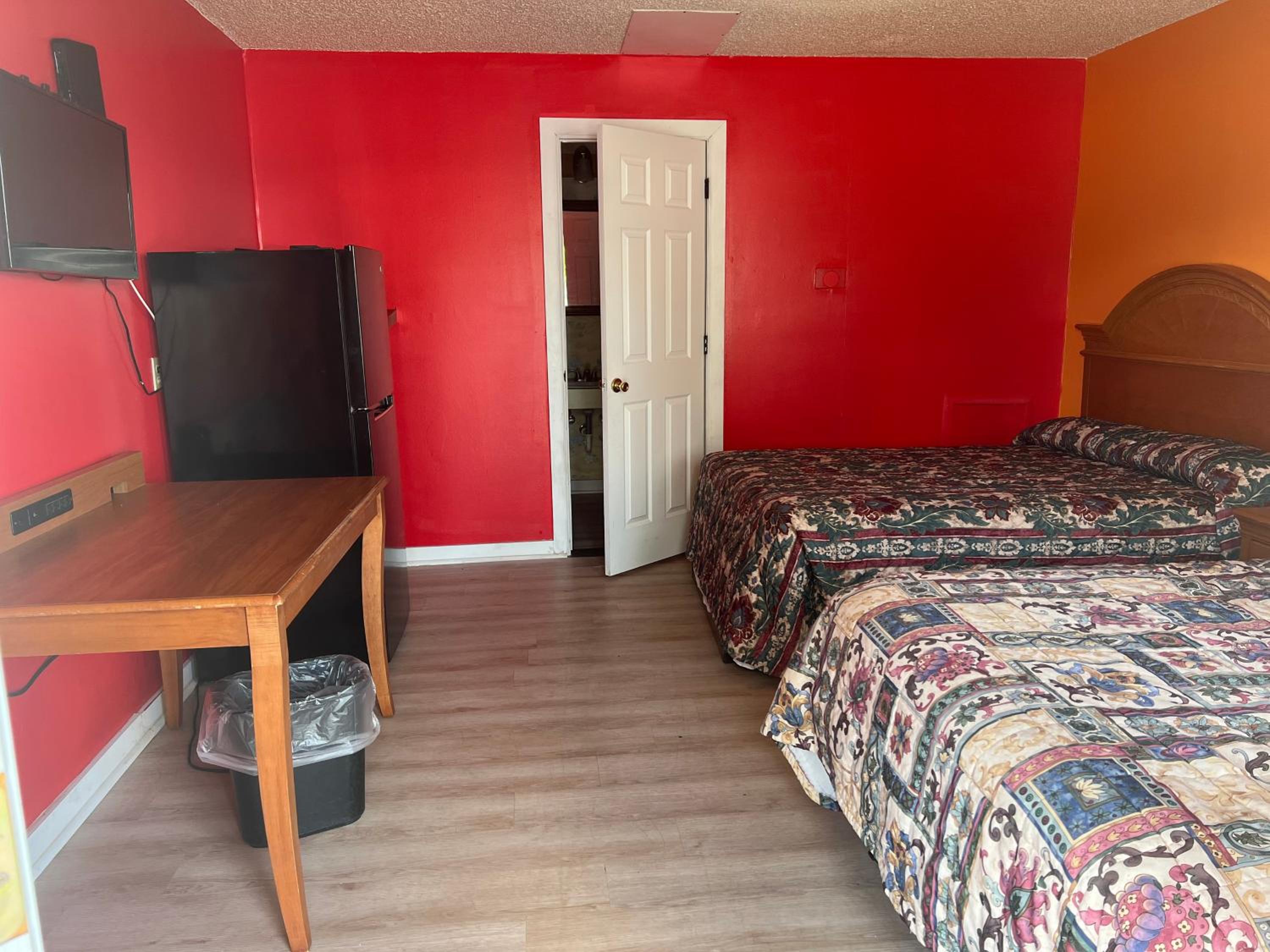 Pinelodge Motel