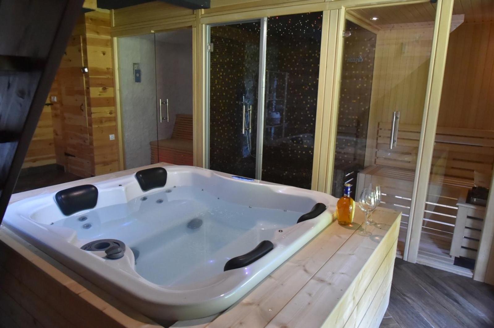 Villa Prive and Spa