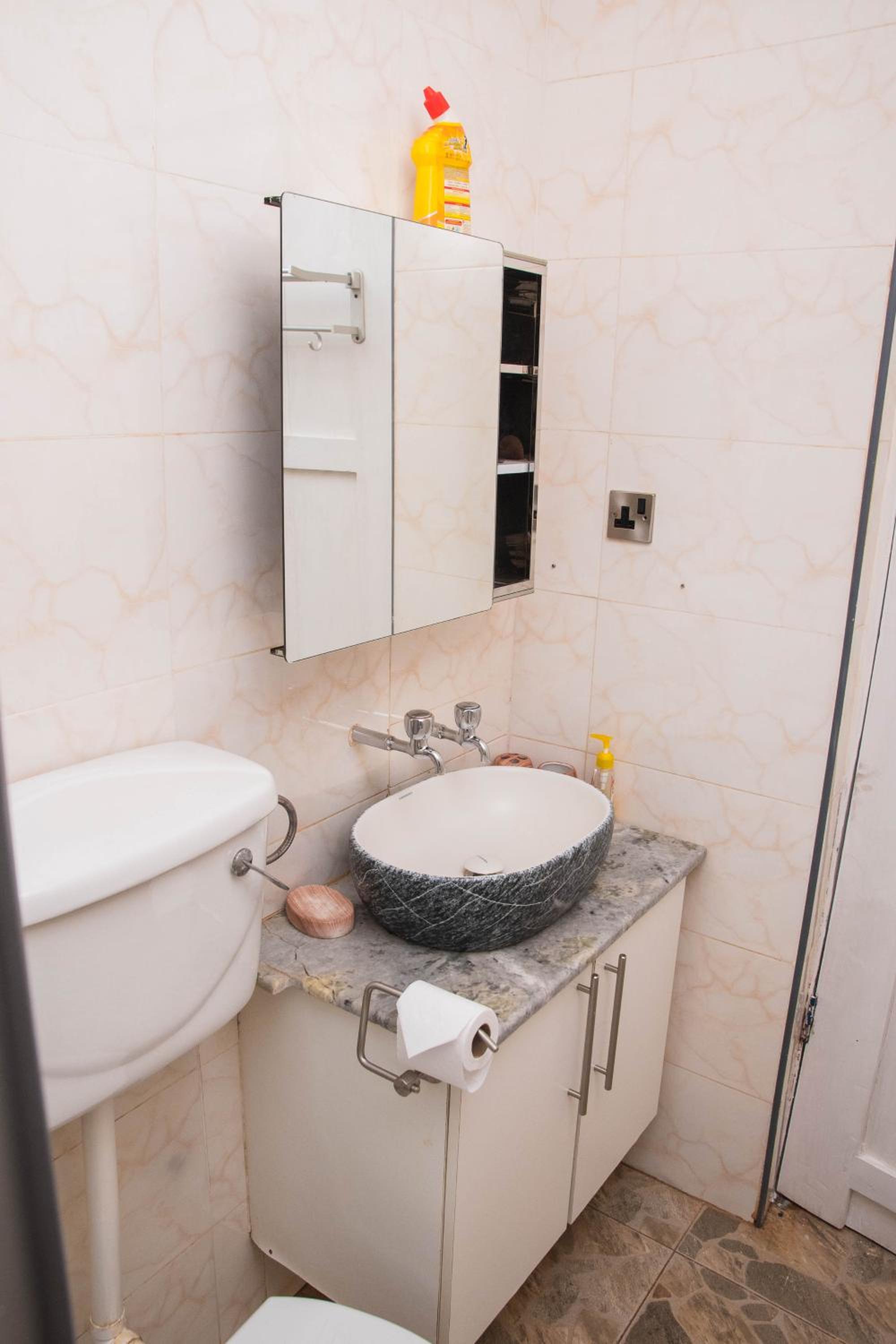 2 bedroom modern house in Zomba view 3