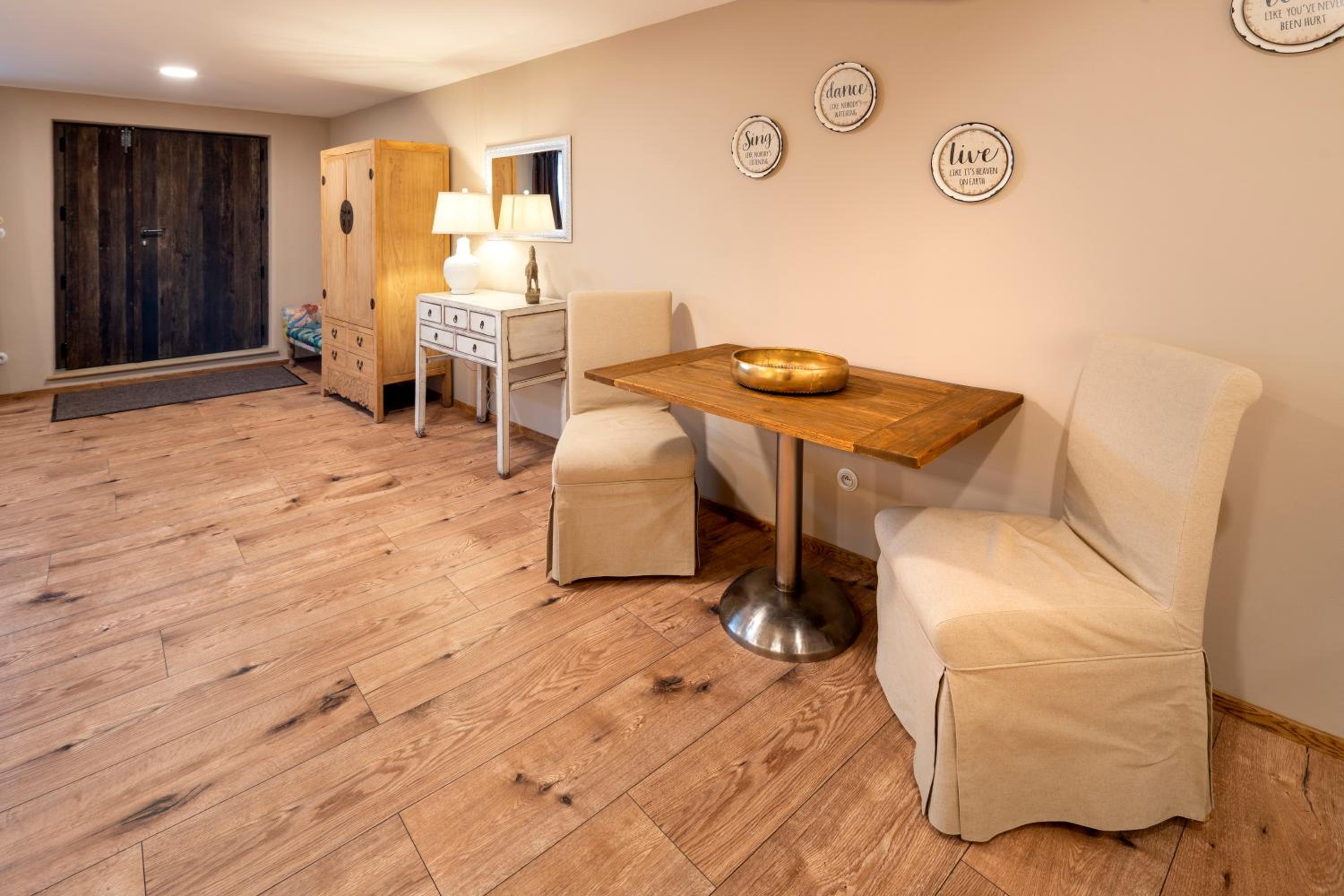 Prague West - Studio Chyne with Terrace